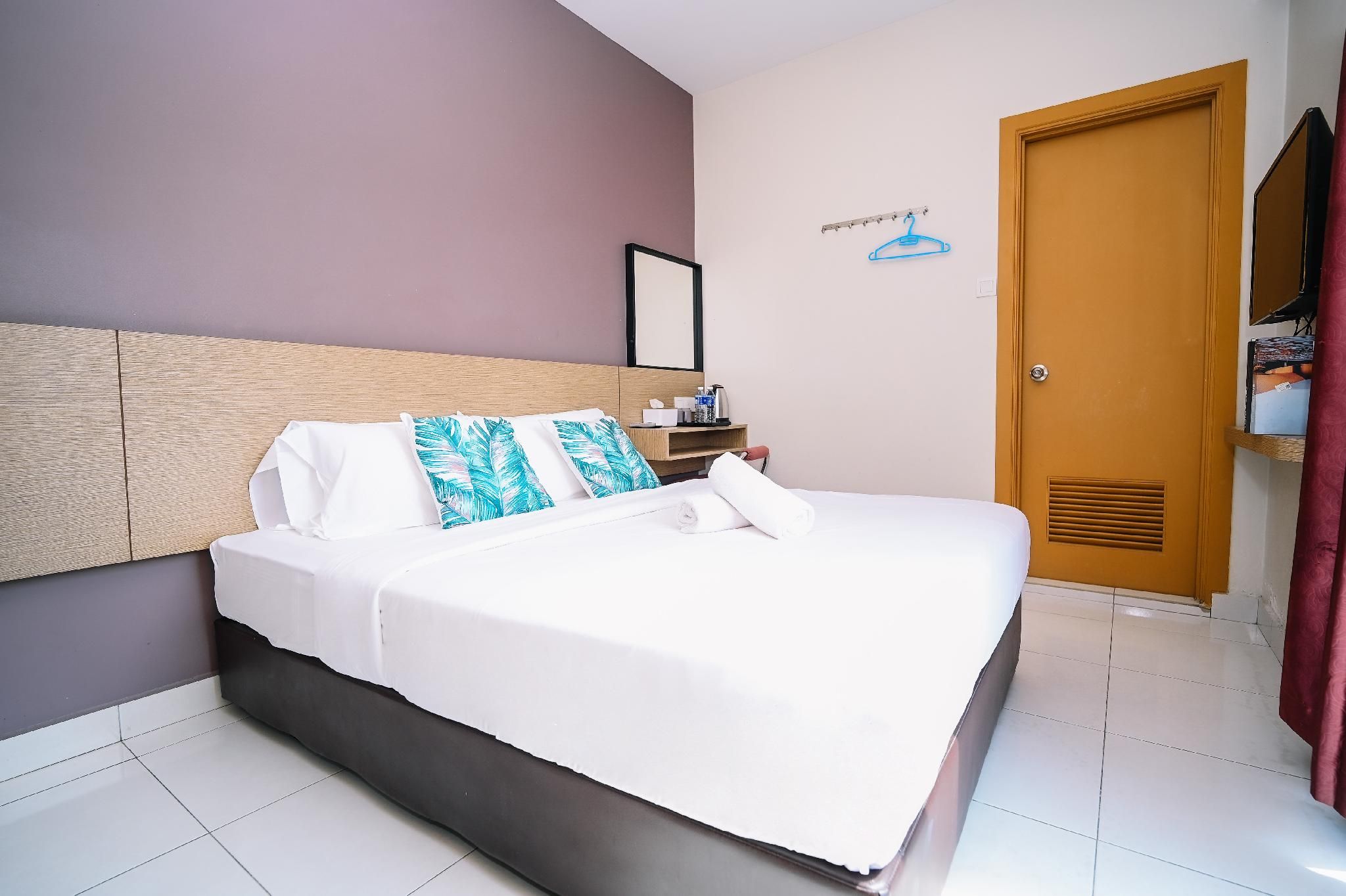 Deluxe Queen Room