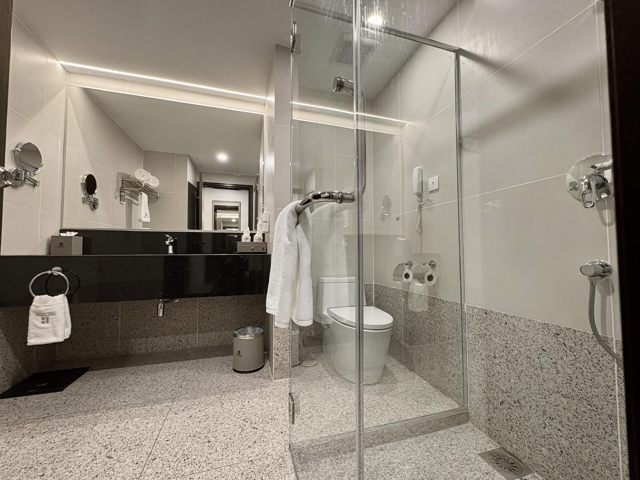 IMPERIAL HOTEL BINTULU Superior Room Twin Bed 3