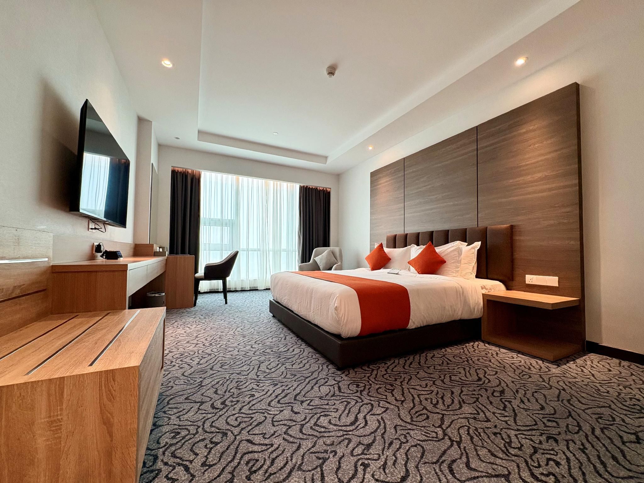 IMPERIAL HOTEL BINTULU Superior Room King Bed