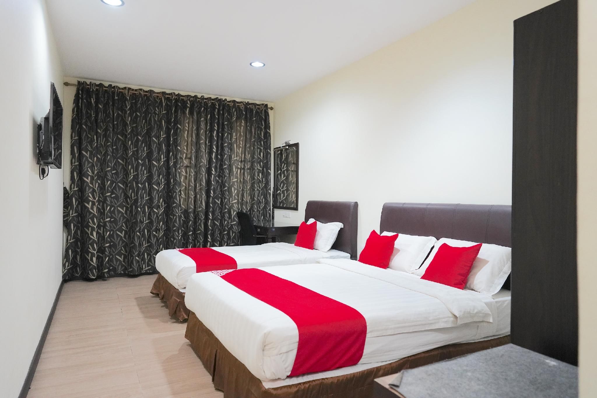 Hotel O Utama Inn Suite Triple