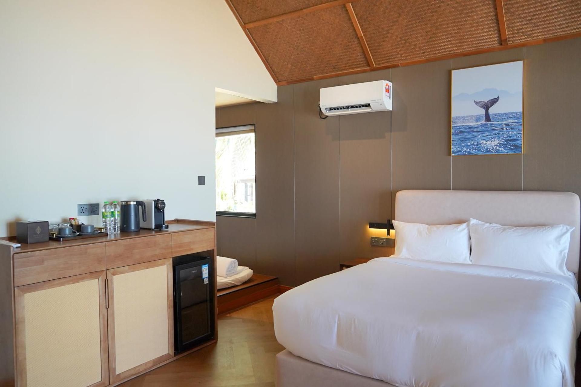 Long Beach Suite