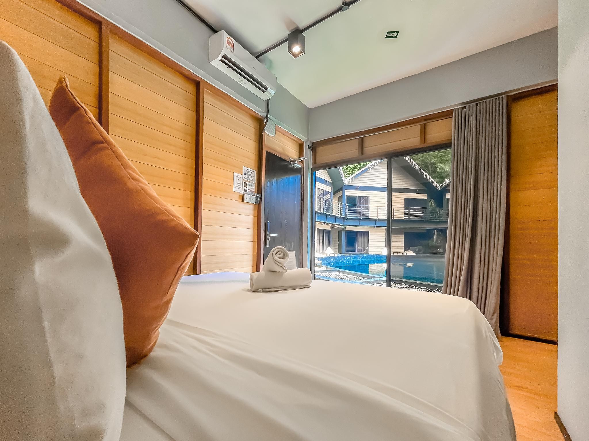 Double Room with Pool Access