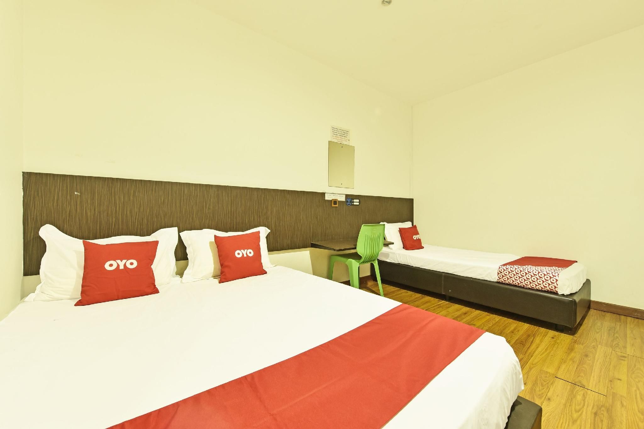 Hotel O Mini Indah Saver Triple Room 2