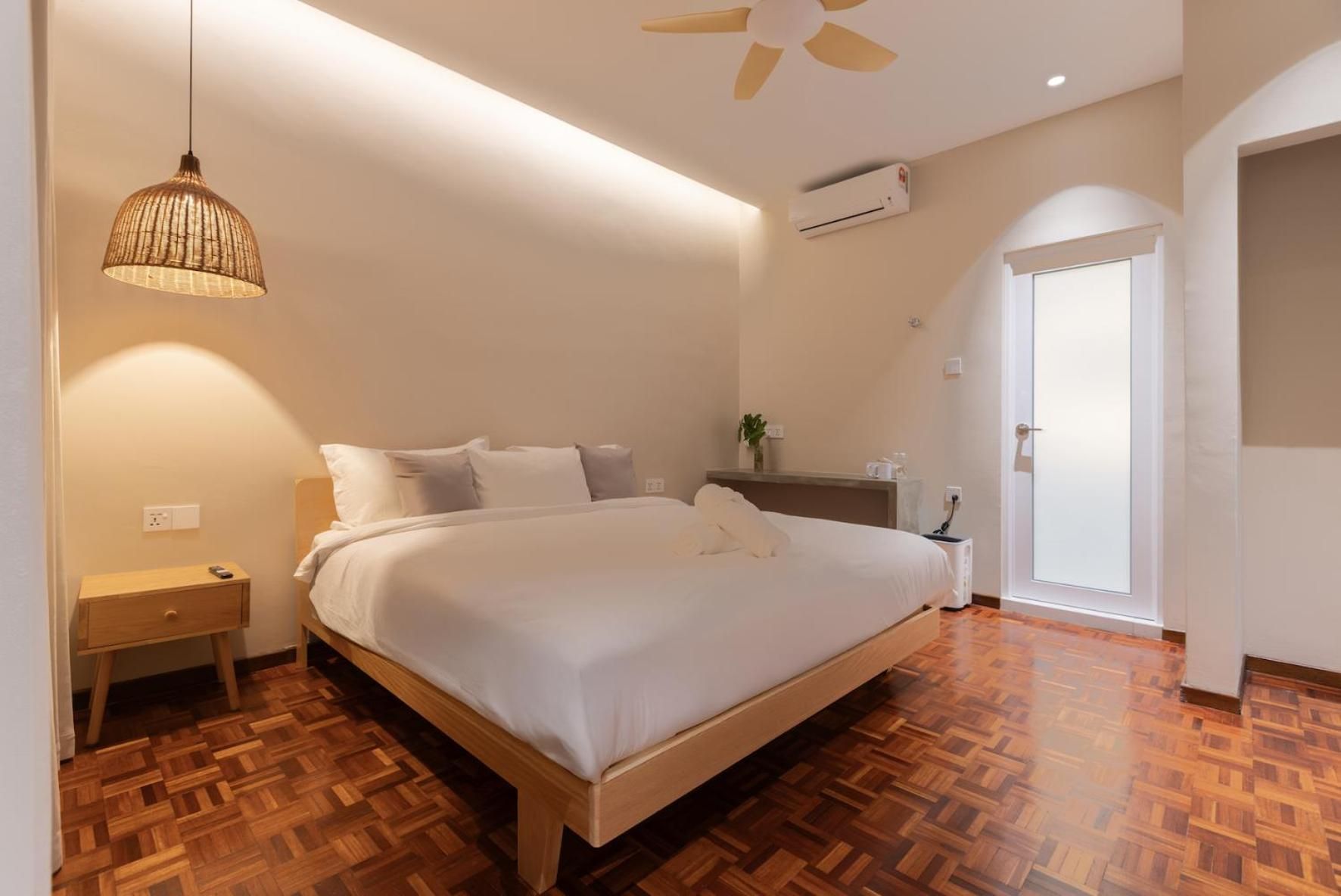 Standard King Room