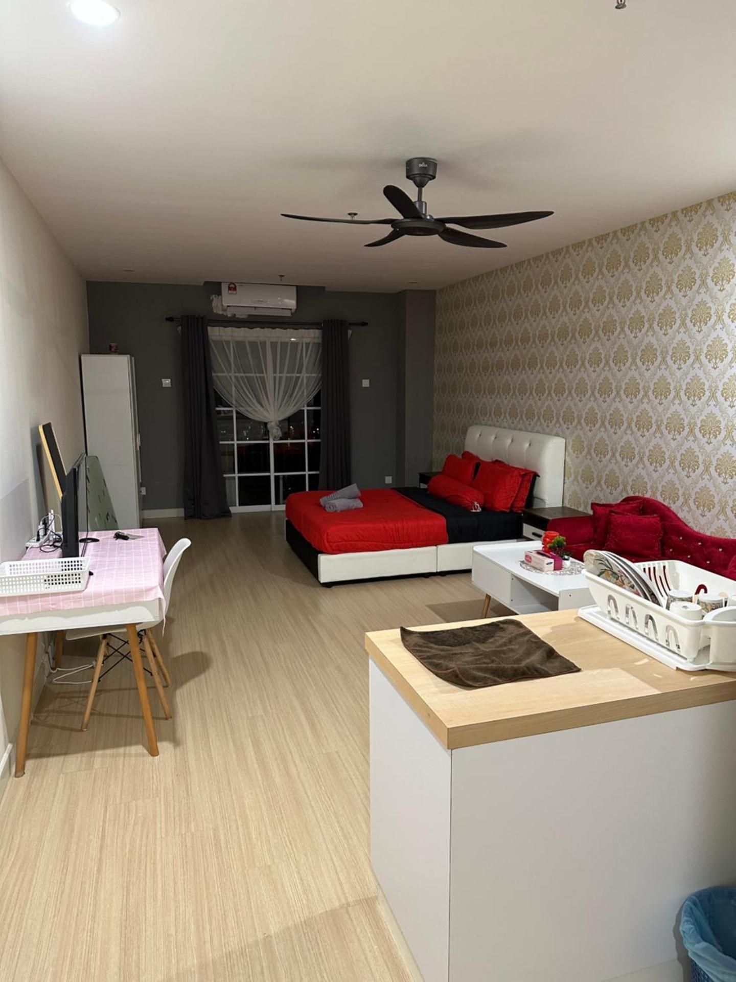 One-Bedroom Apartment