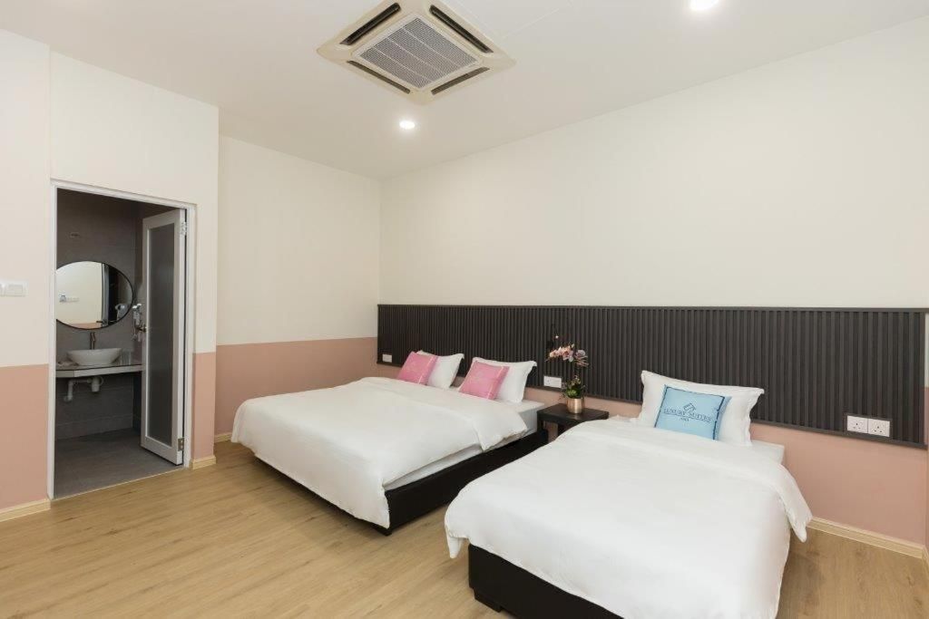Triple Room with Private Bathroom