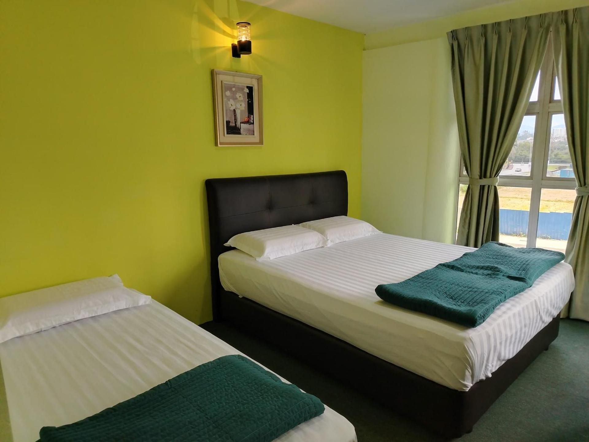 Hotel O Seremban Near SnowLim Wonderland Formerly M&N Hotel Superior Triple Room
