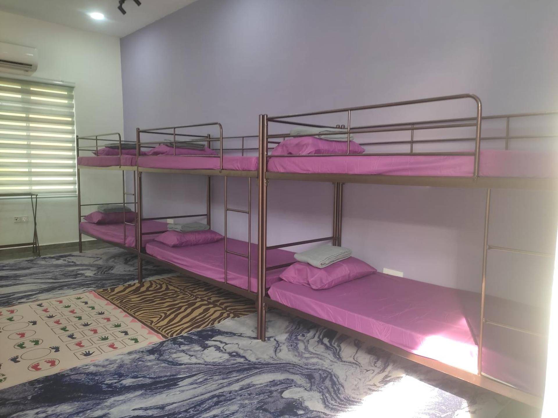 6-Bed Mixed Dormitory Room