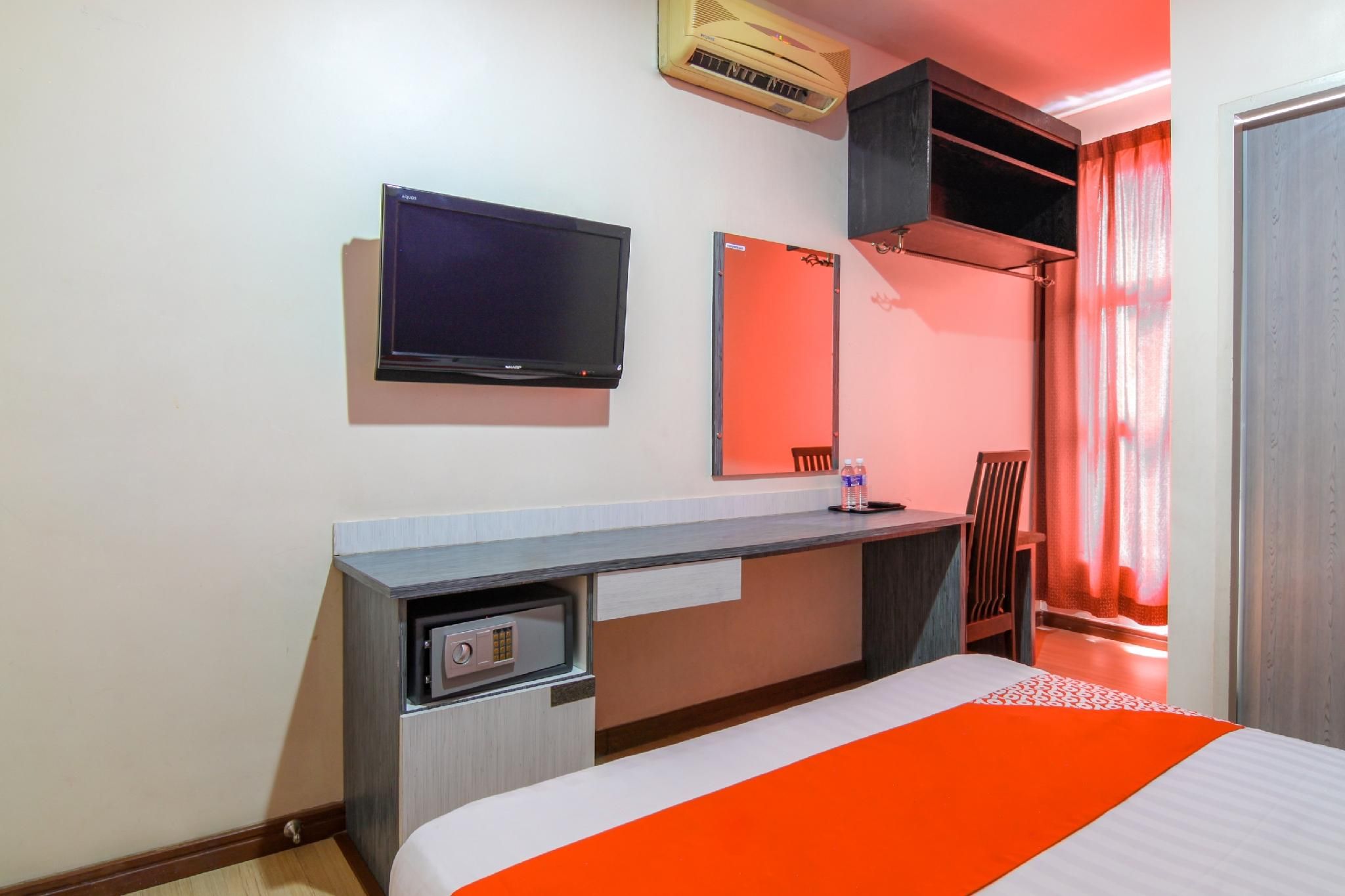 Hotel O Esplanade Deluxe Queen 2