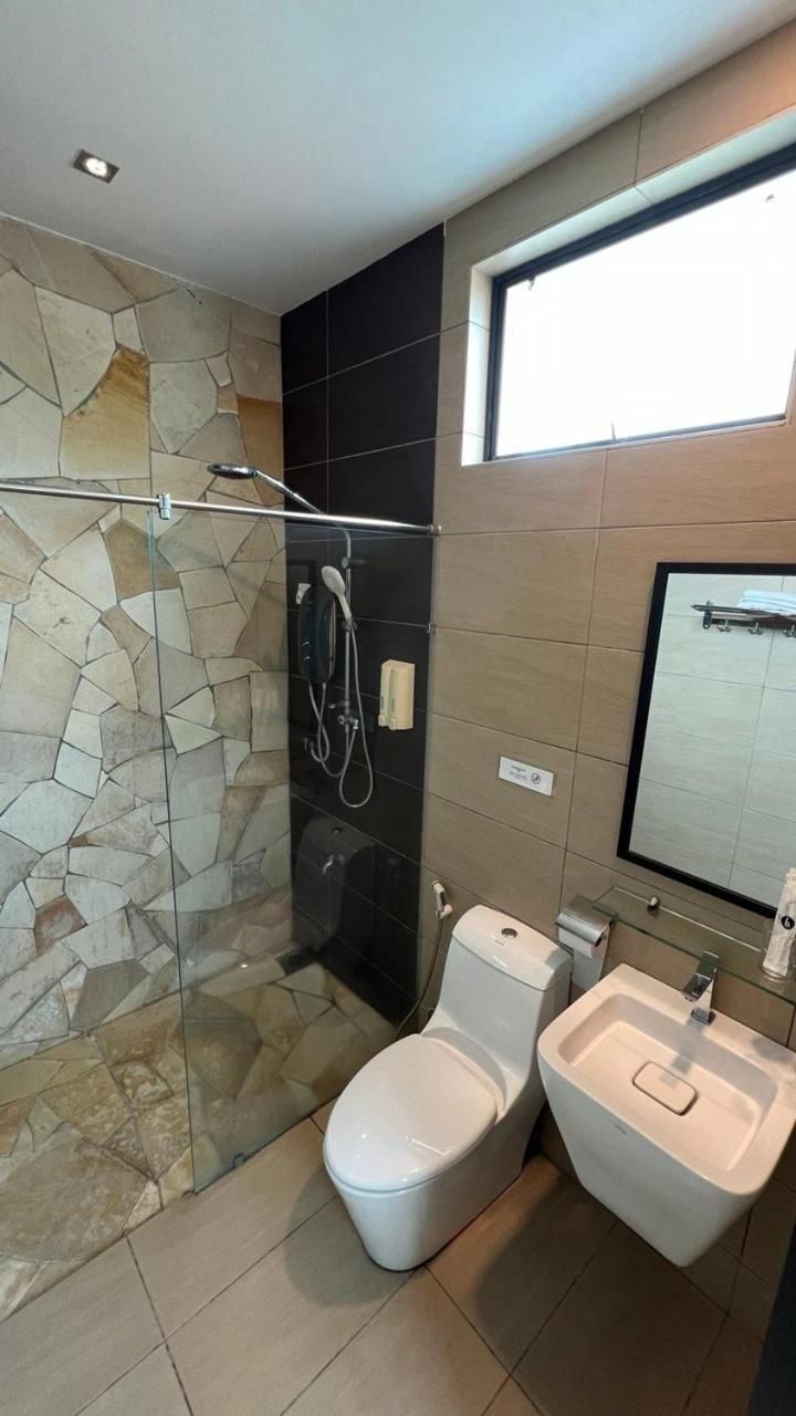 Tanjung Villa Deluxe Double Room 3