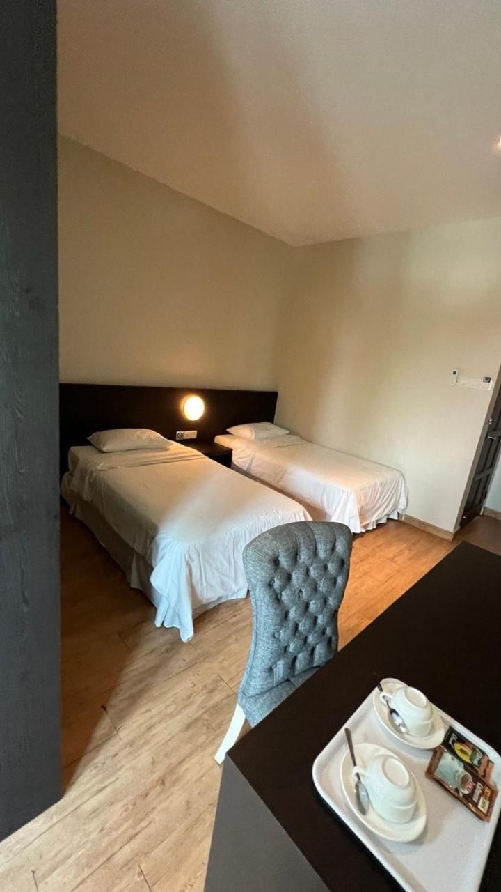 Tanjung Villa Deluxe Double Room 2