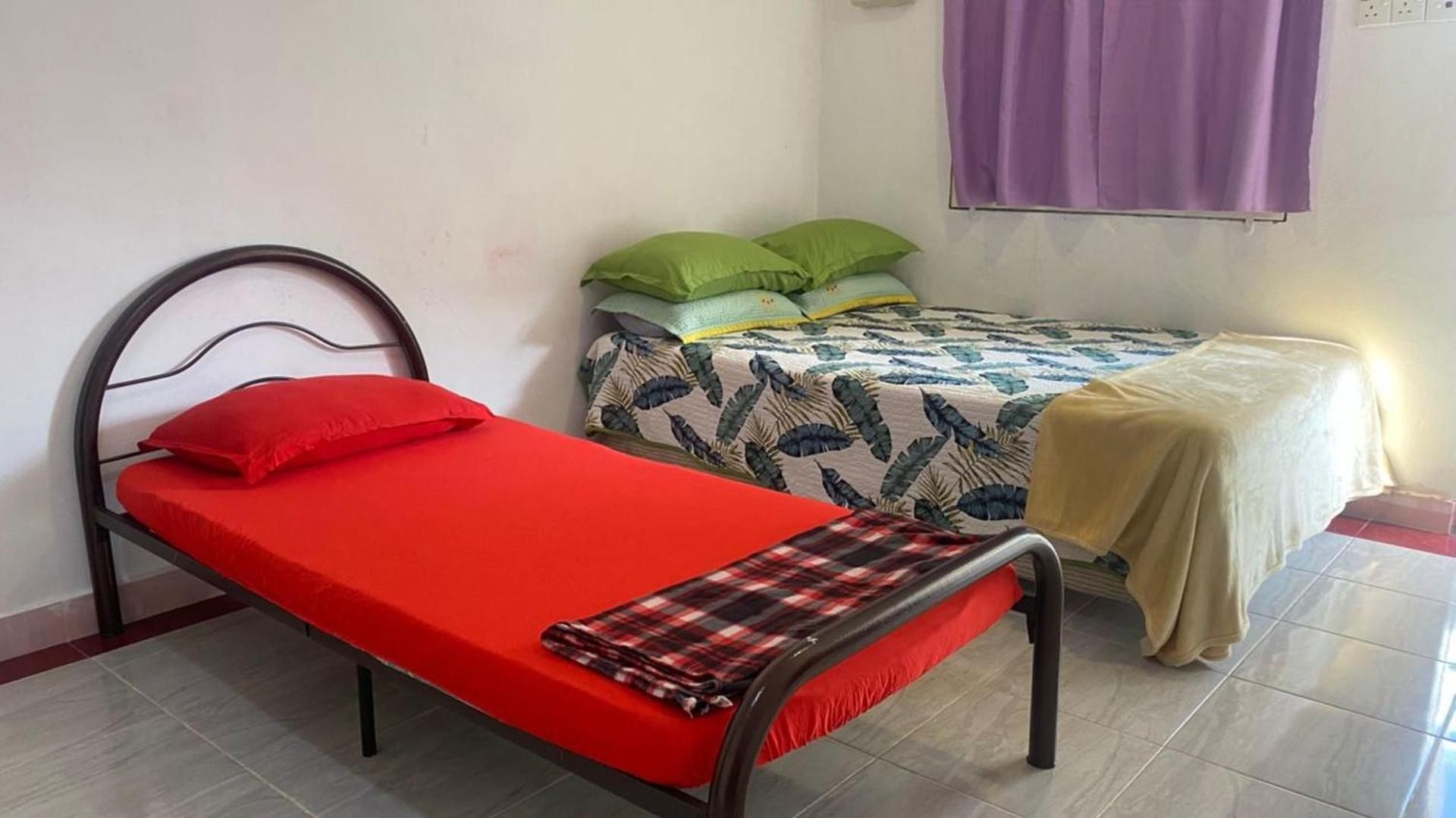 Capital O 91189 Chalet Asyuk Maju Superior Triple Room