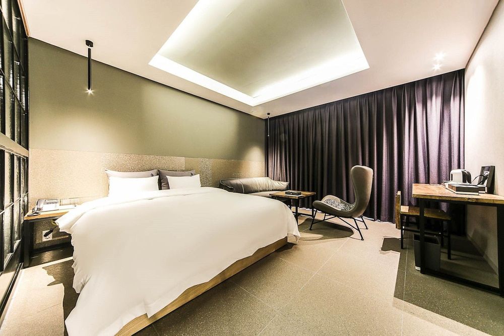 Yeoubi Hotel Deluxe Double 2