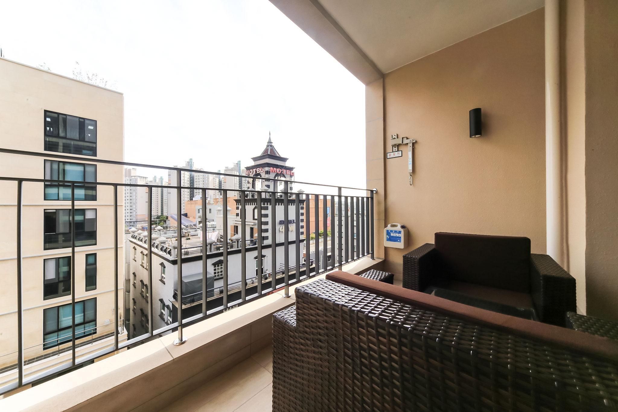 Yeoubi Hotel Deluxe Double 4