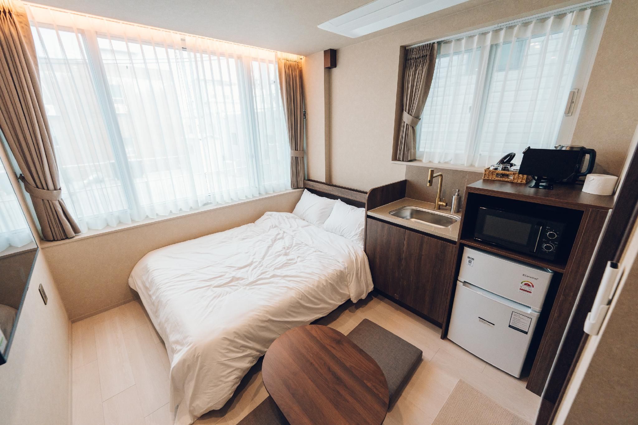 Monthliv Gwangjang Market Hotel Stay Deluxe Double 2