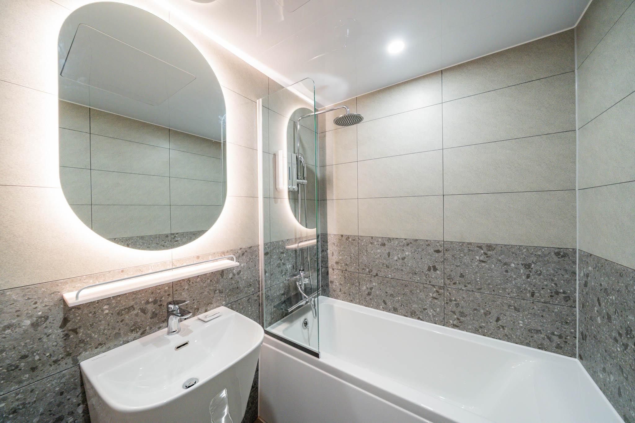 Grand Family Room (Double + Double + Single + Single)