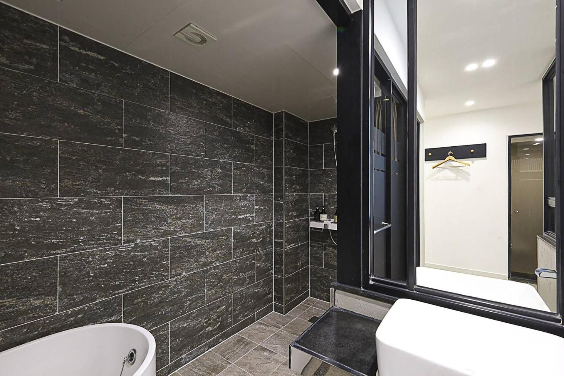 [Free Room Upgrade] Superior Double to Premium Double with clothing care appliance (First come first served)