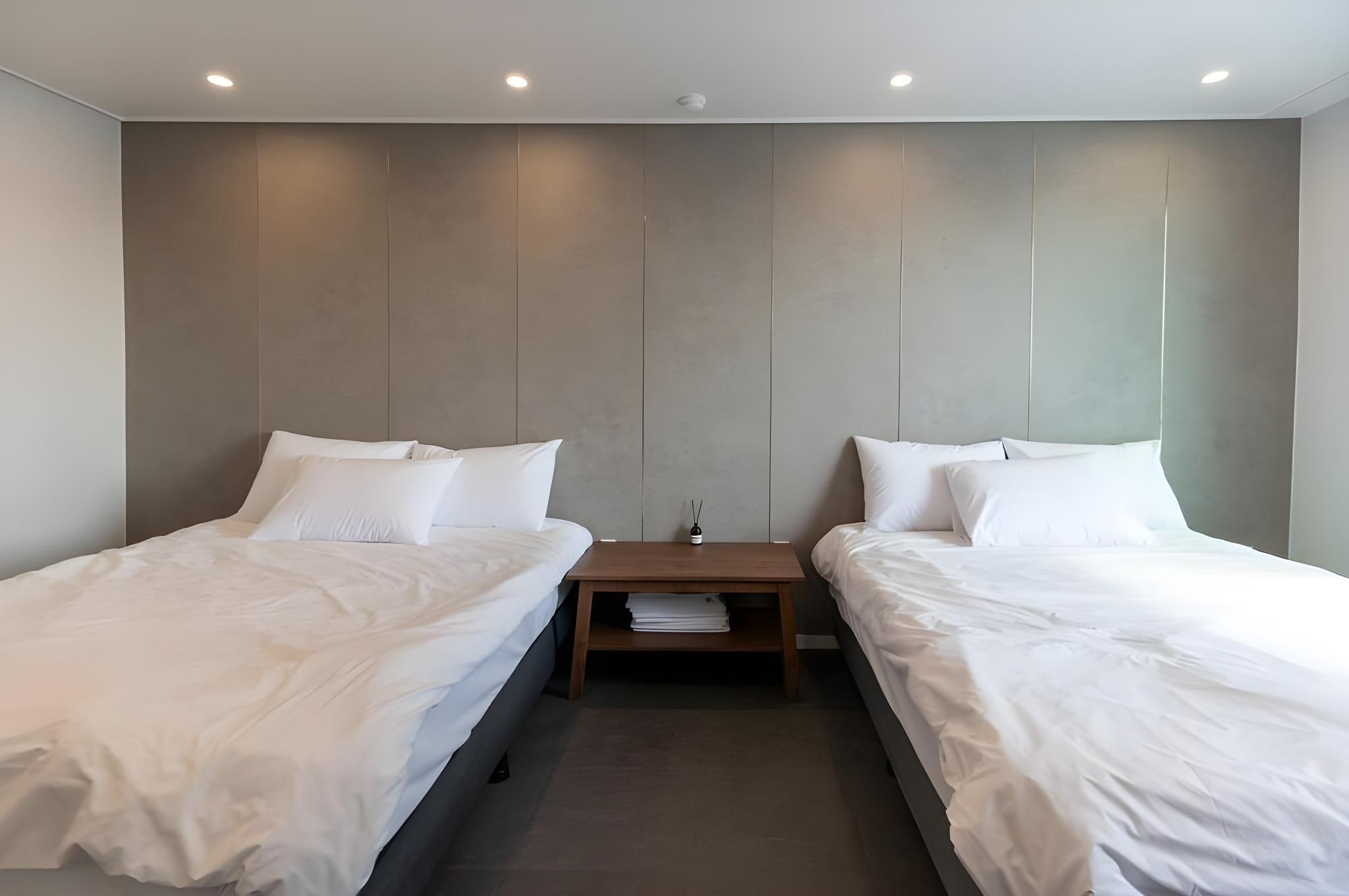 1966750a364244fc97fbe78e6fddd87f