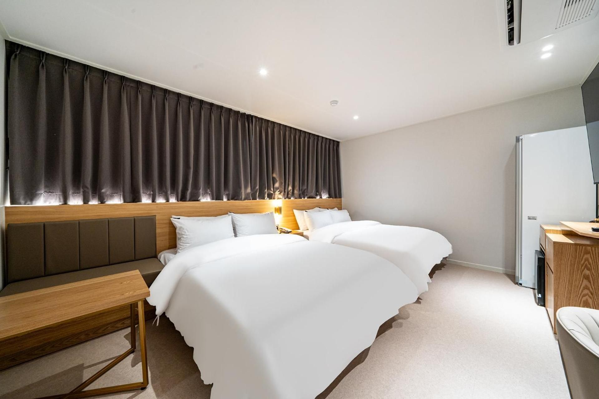 Twin Room with City View