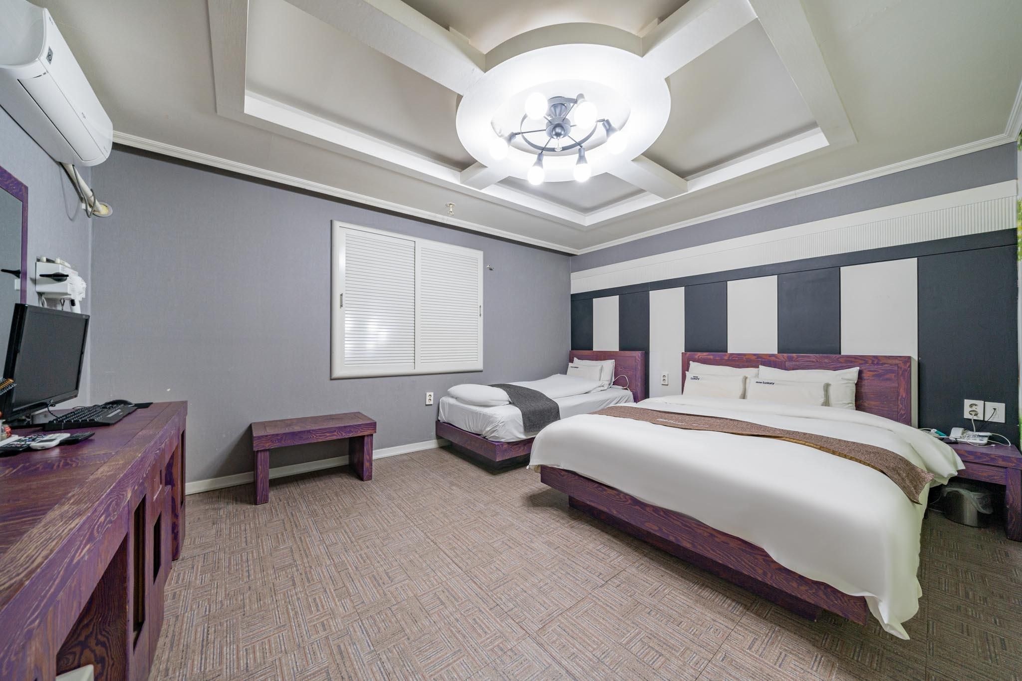 Luxury Motel Daejeon Standard Room 2