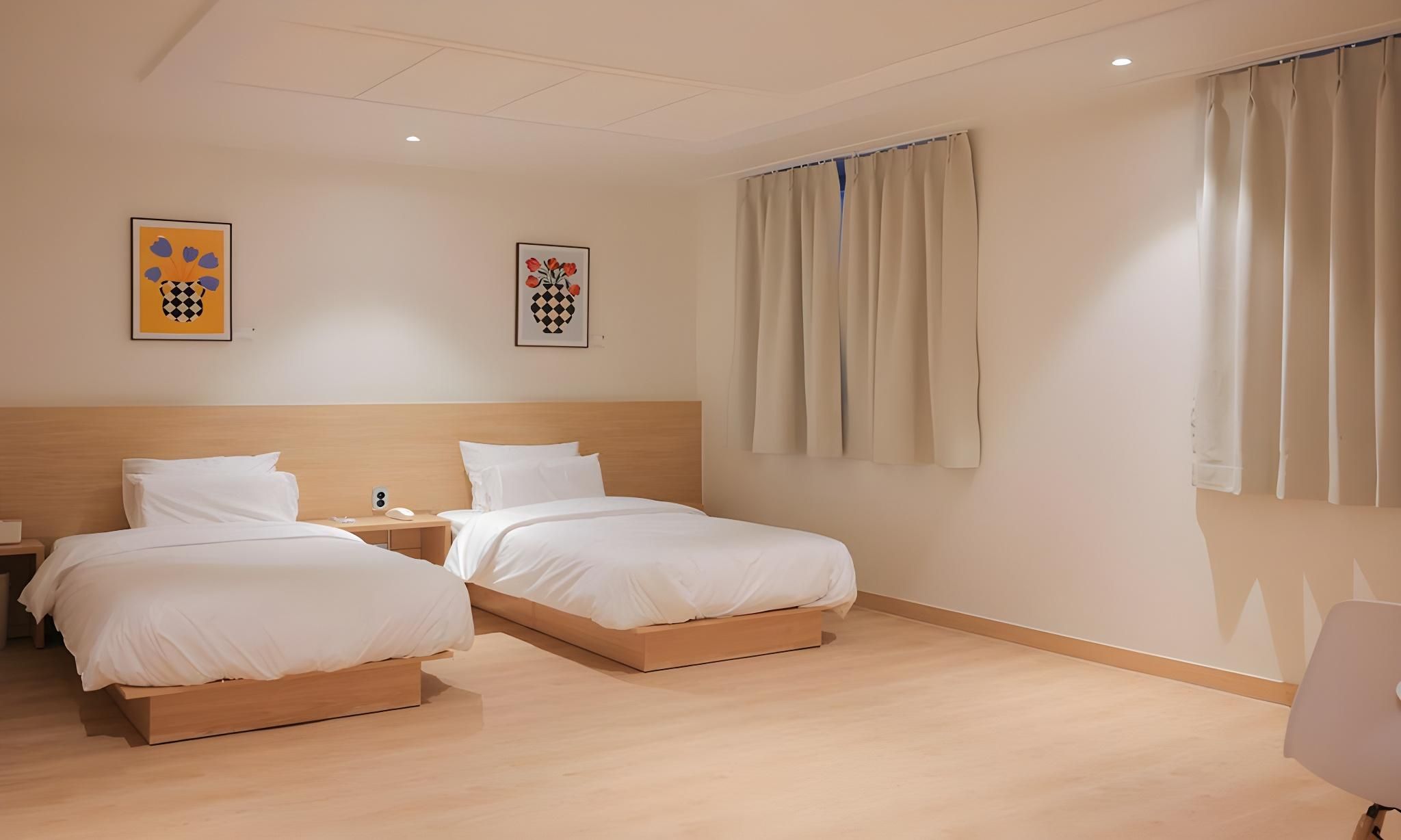 Twin Room - Non-Smoking