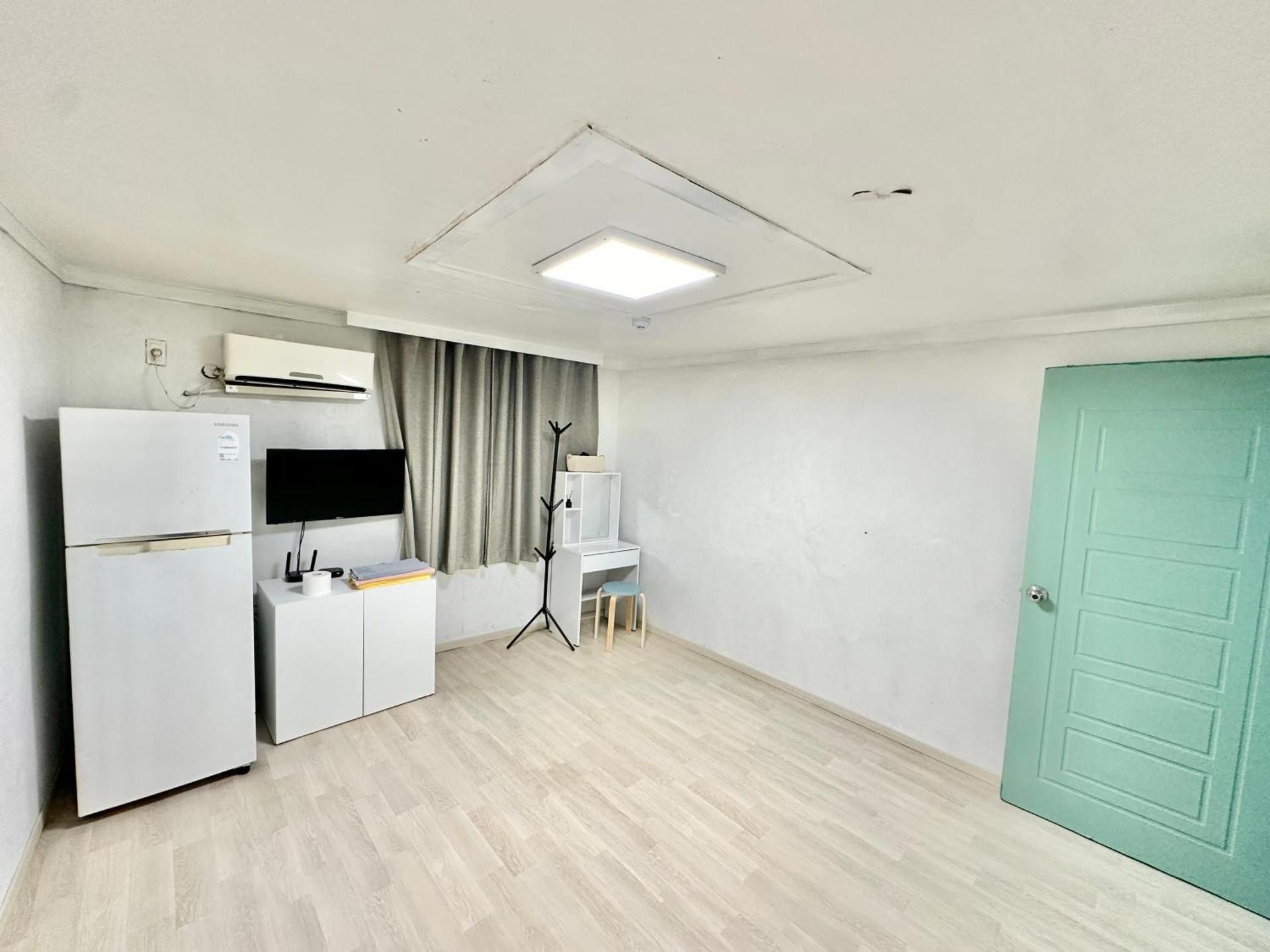 Double Room (1 Adult + 1 Child)