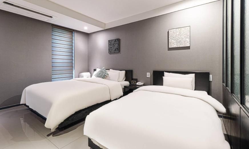 3S Hotel Sorae Port Twin Room 2