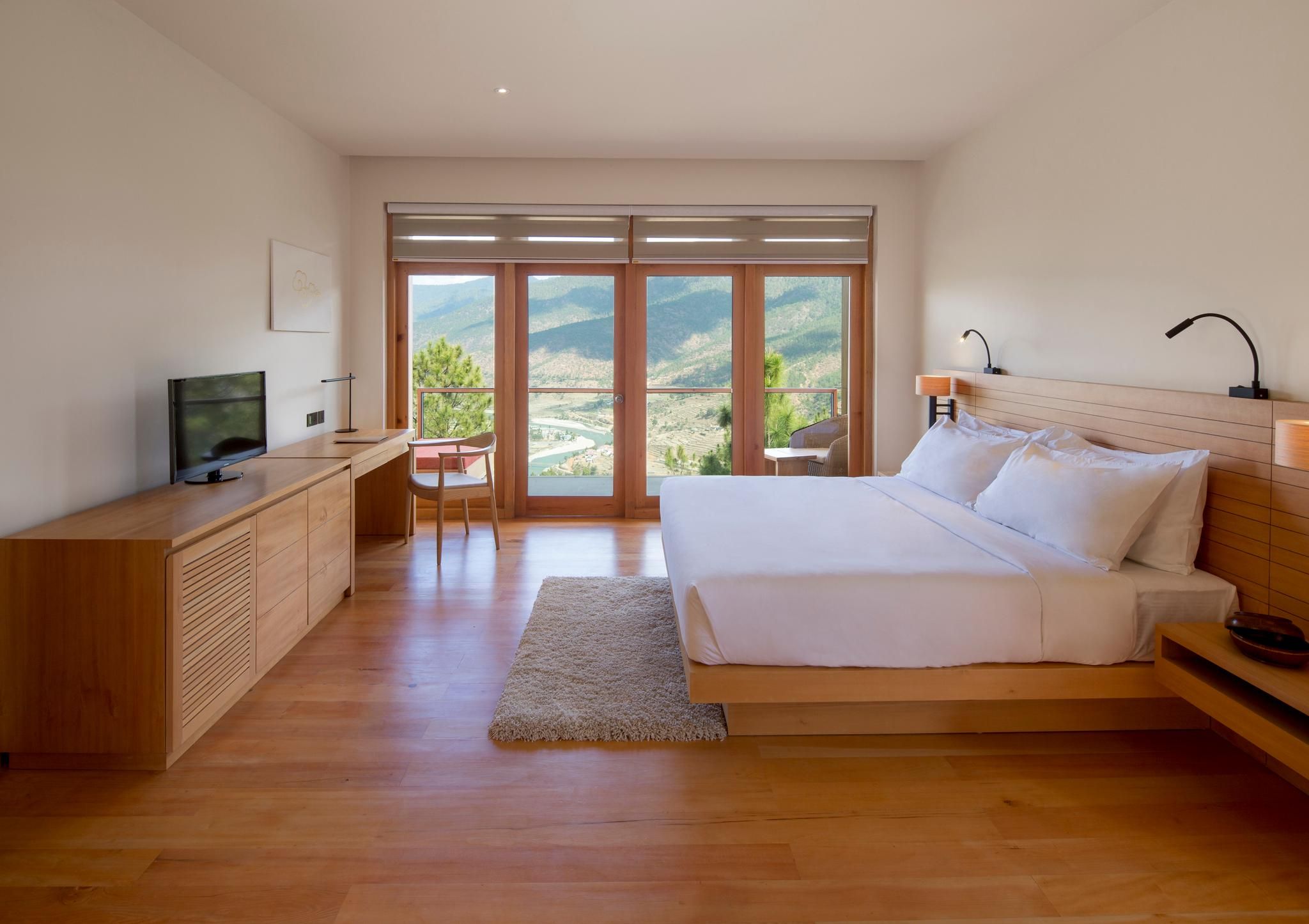 Dhensa Resort Deluxe Suite with Twin Bed 2