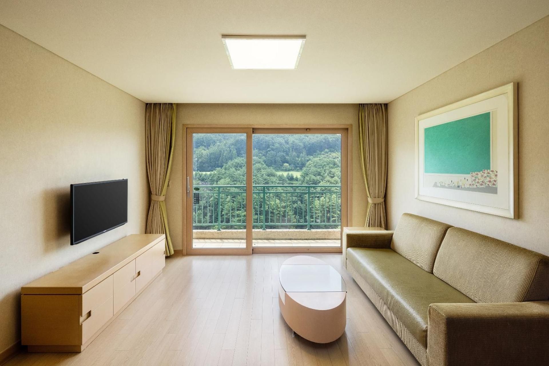 Oakvalley Resort Hills Village Hills Village Standard Room with Double Bed - 25 Pyeong 2
