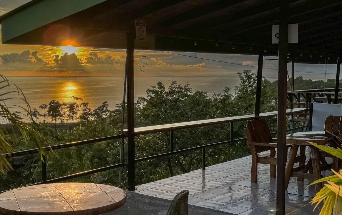 Deluxe Ocaso