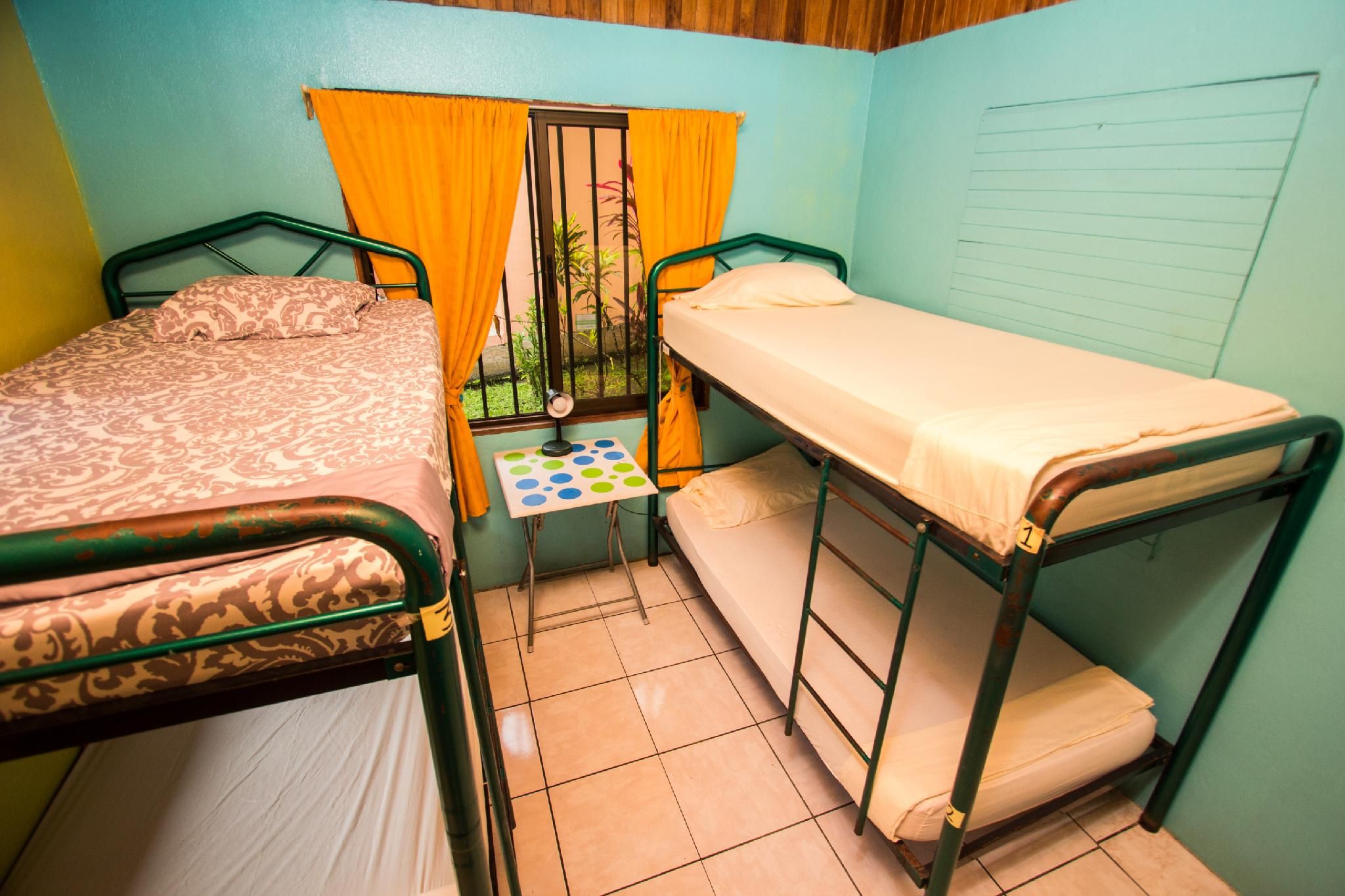 Hostel o Dormitorio Femenino