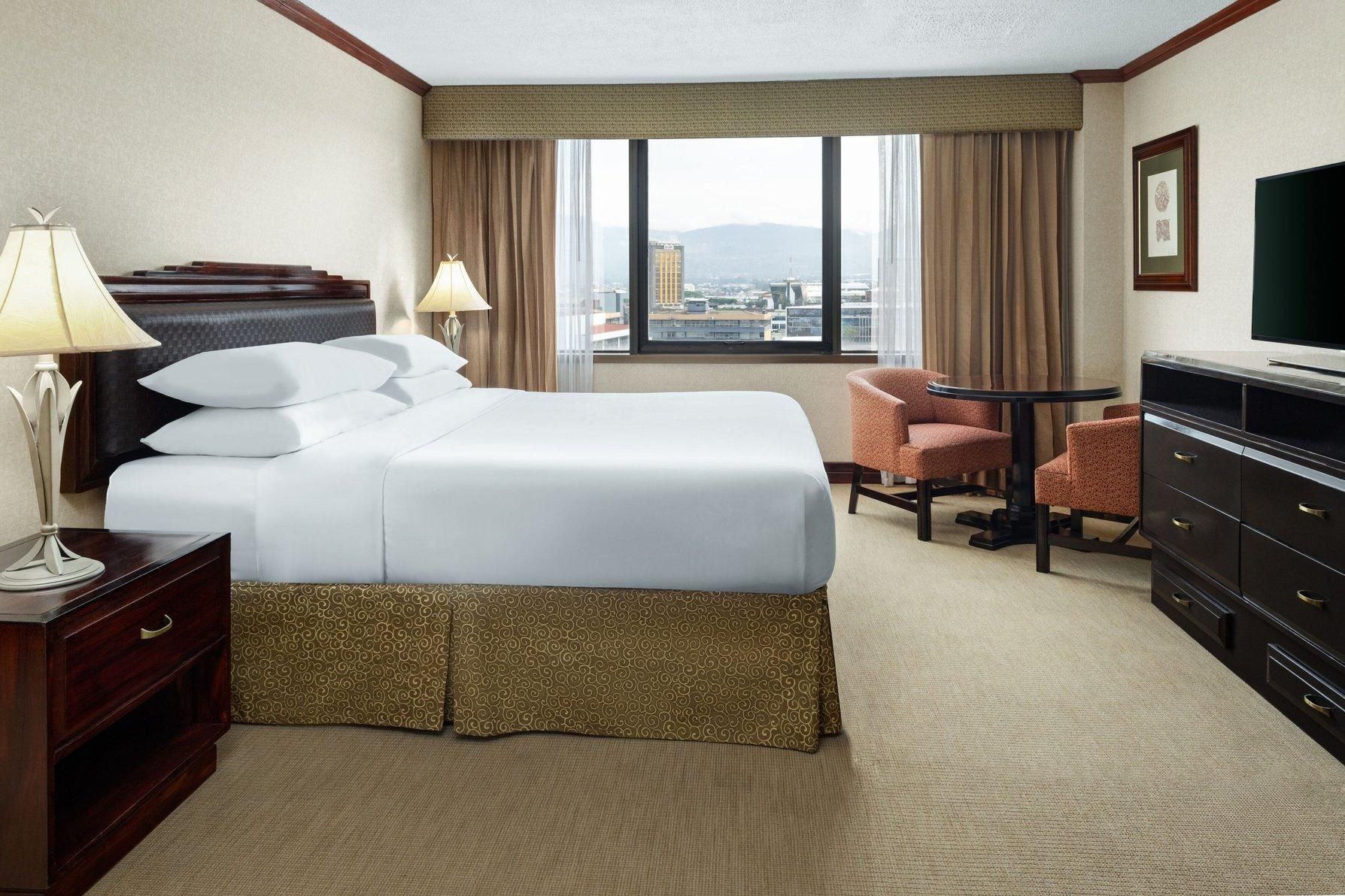 Standard, Guest Room, 1 King, City View, Corner Room