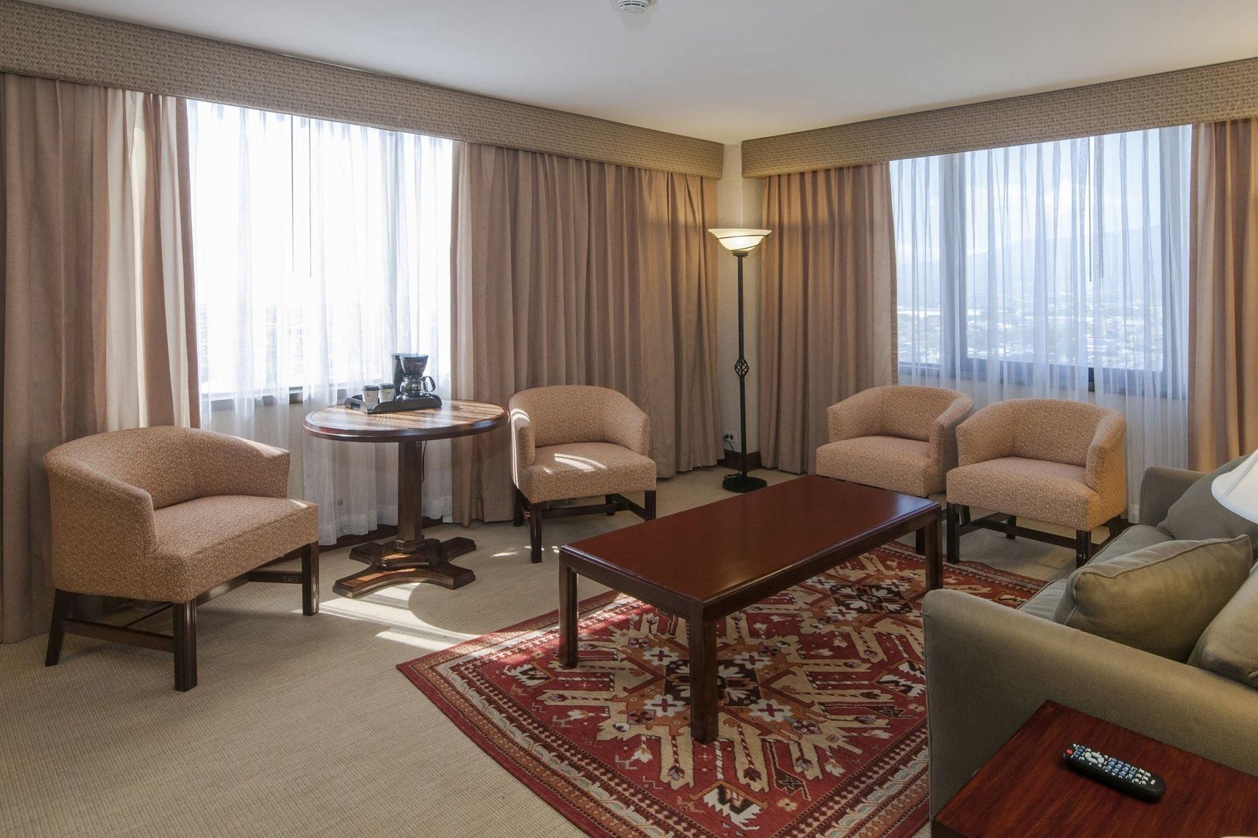 Executive Suite, 1 King, Sofa bed, City view