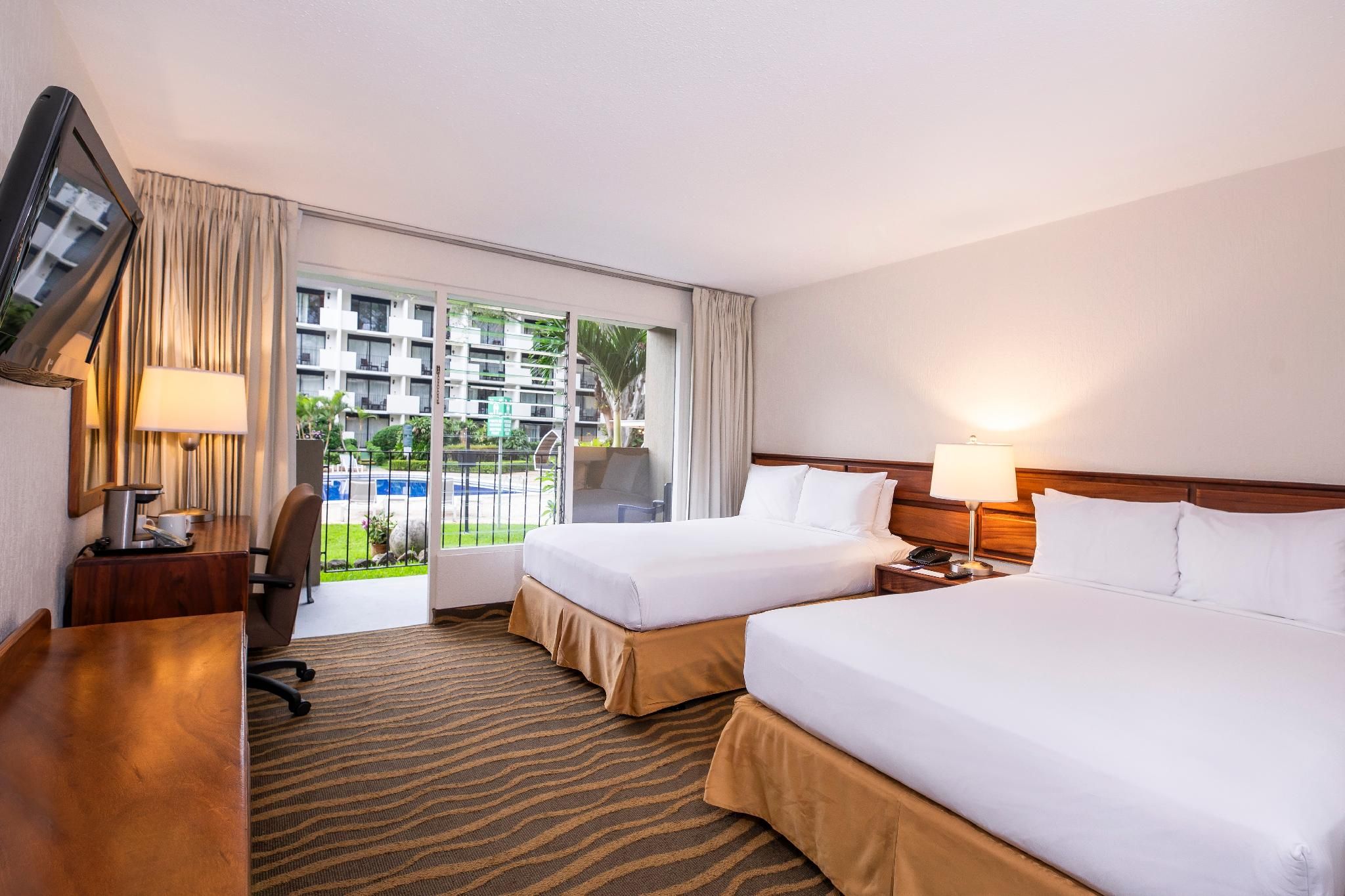 Irazu Hotel & Studios