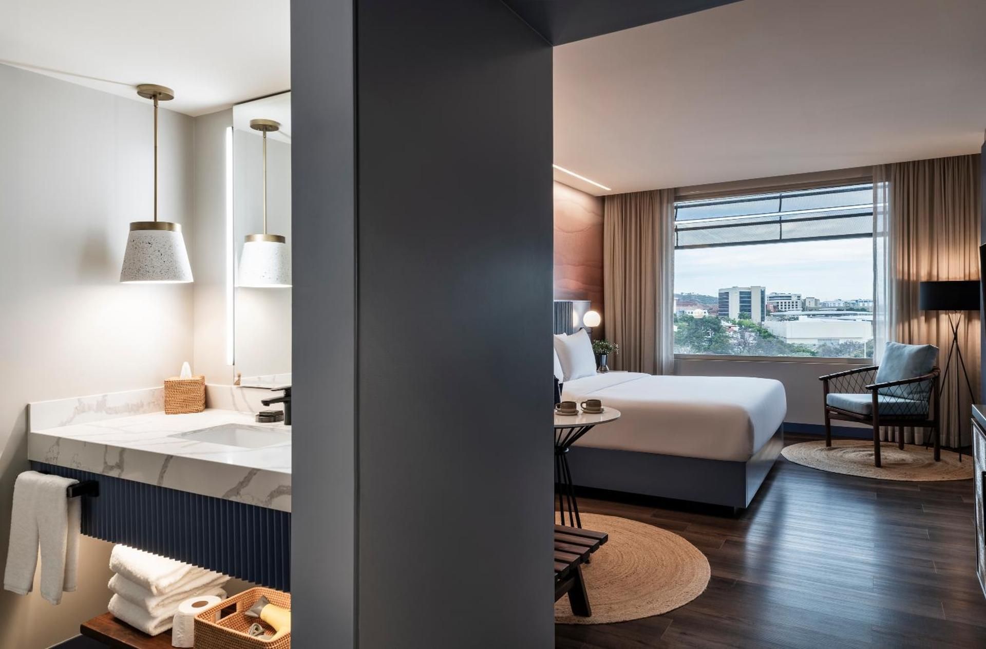 1 King Bed High Floor View