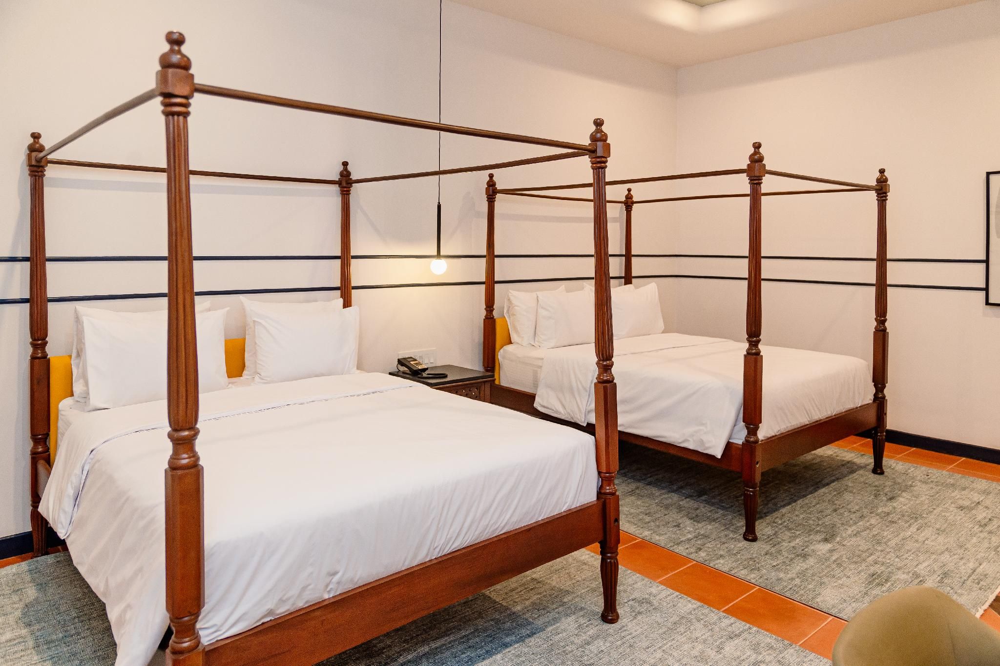 2 Queen Beds Grand