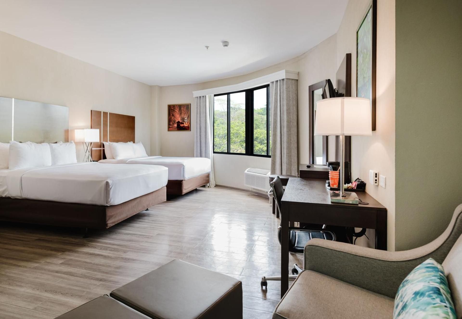 Queen Suite with Two Queen Beds - Non-Smoking
