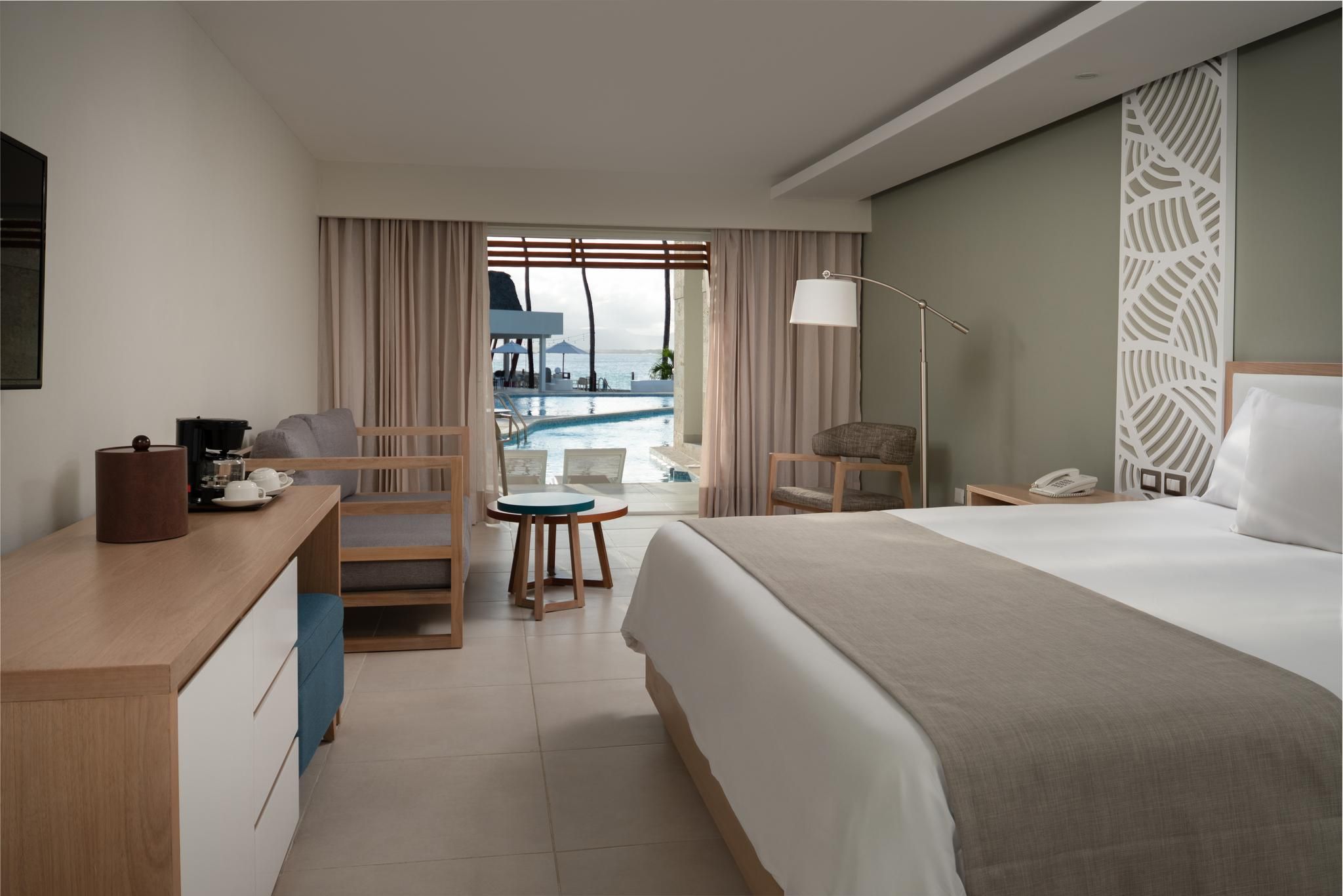 Junior Suite Swim Up