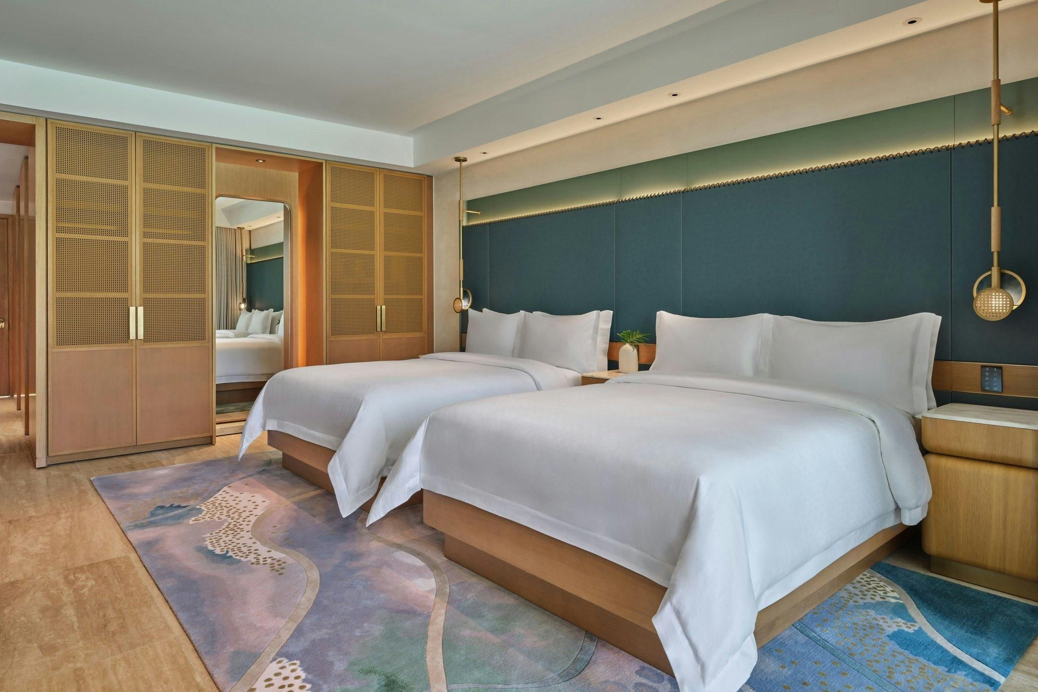 Deluxe Rooftop, Guest Room, 2 Queen, Poolside, Balcony