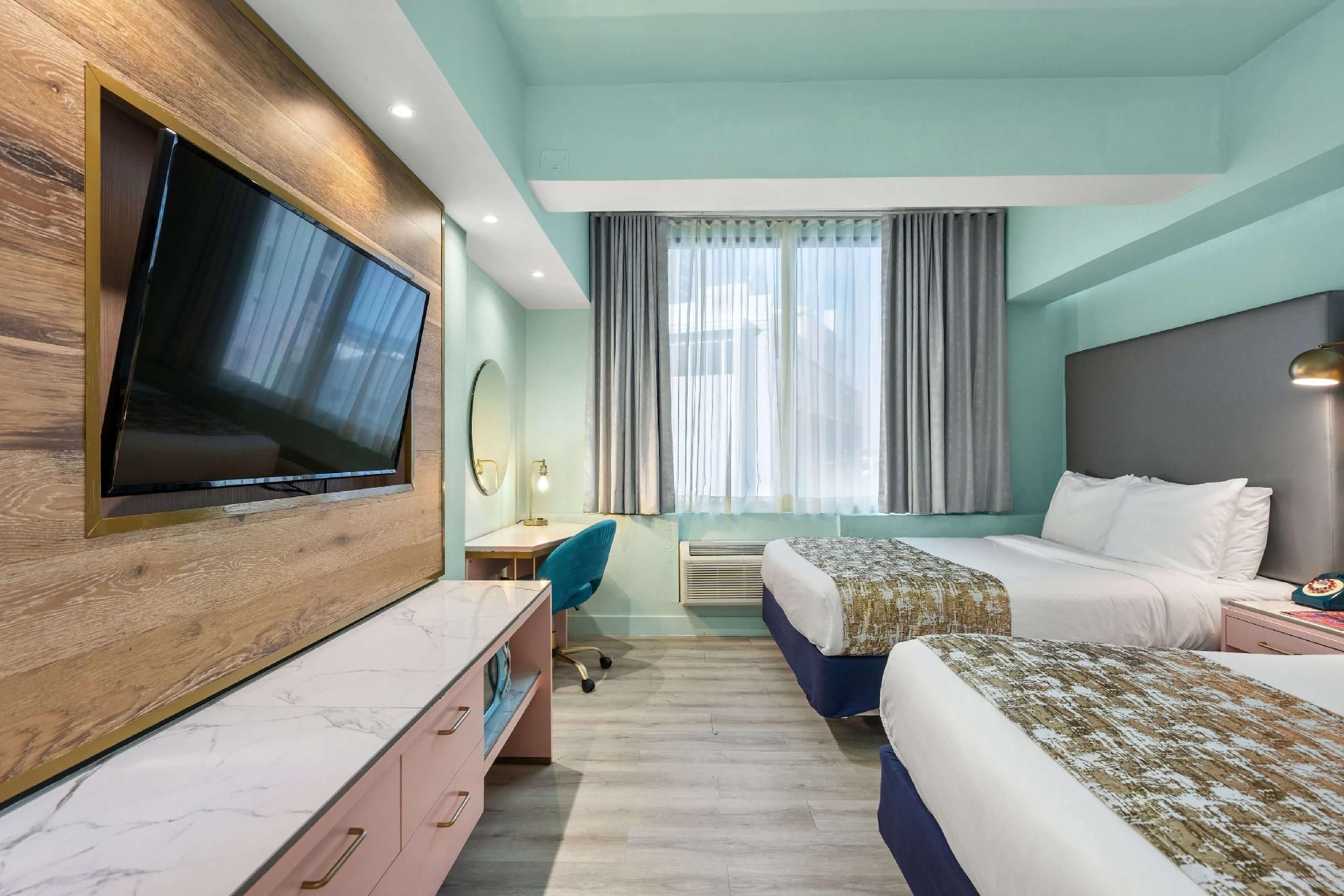 Double Queen Room