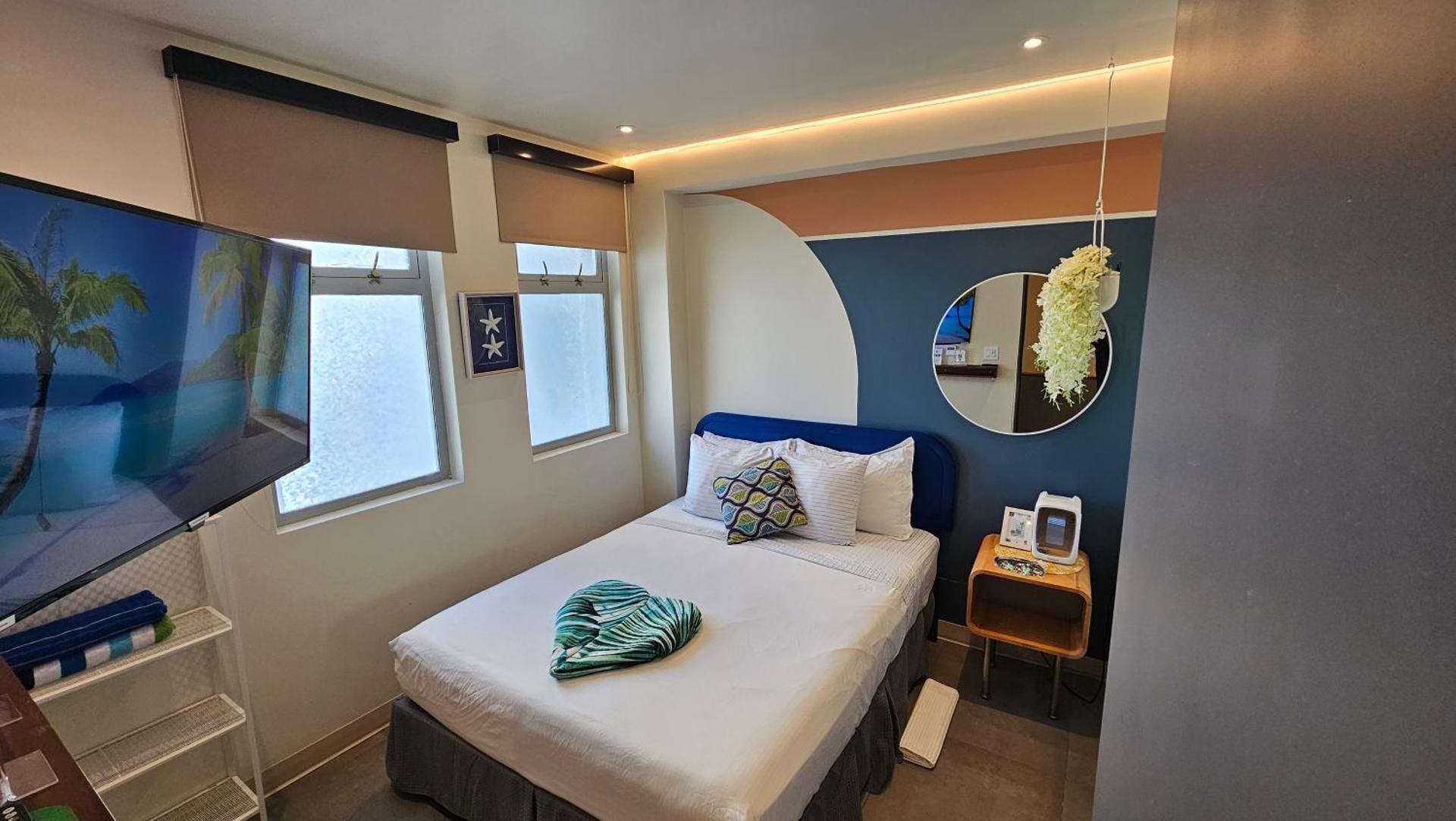 Premier Queen Room