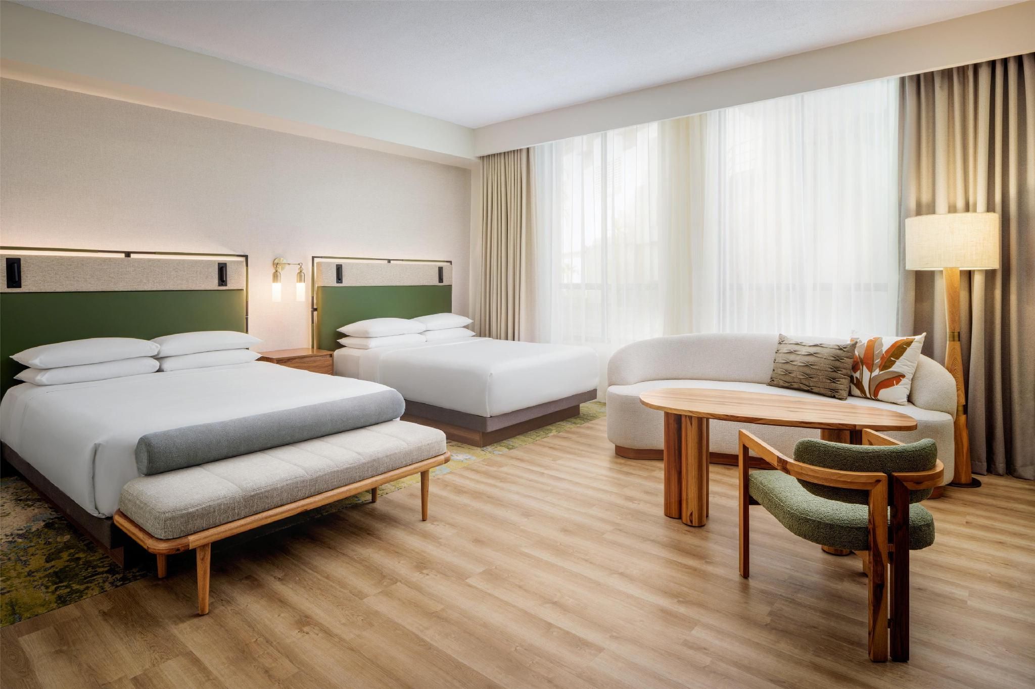 2 Double Beds High Floor