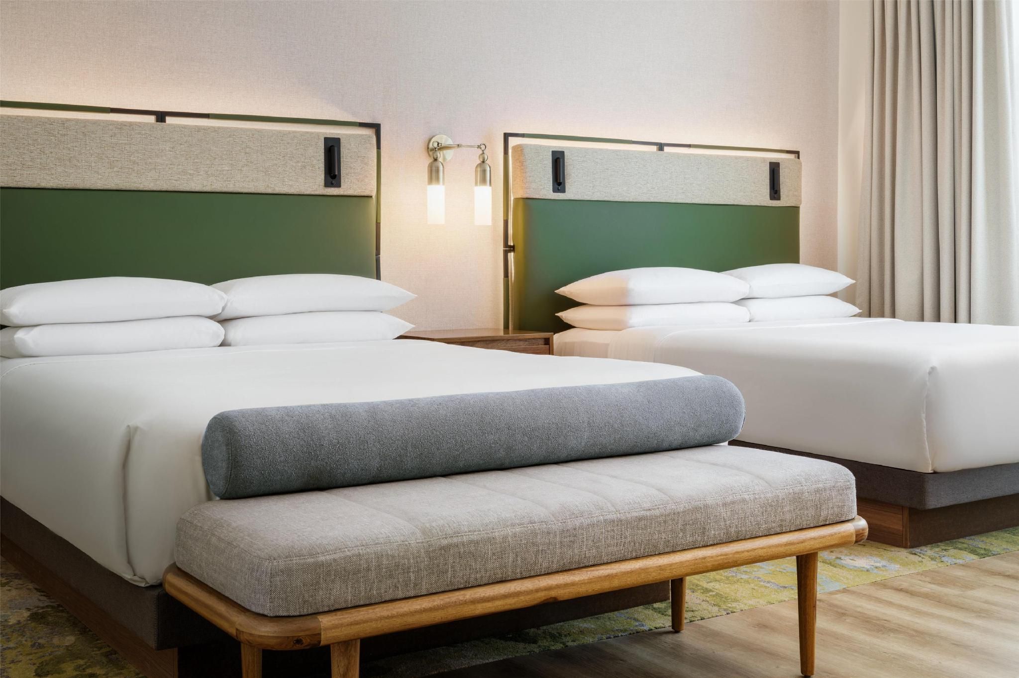 2 Double Beds High Floor