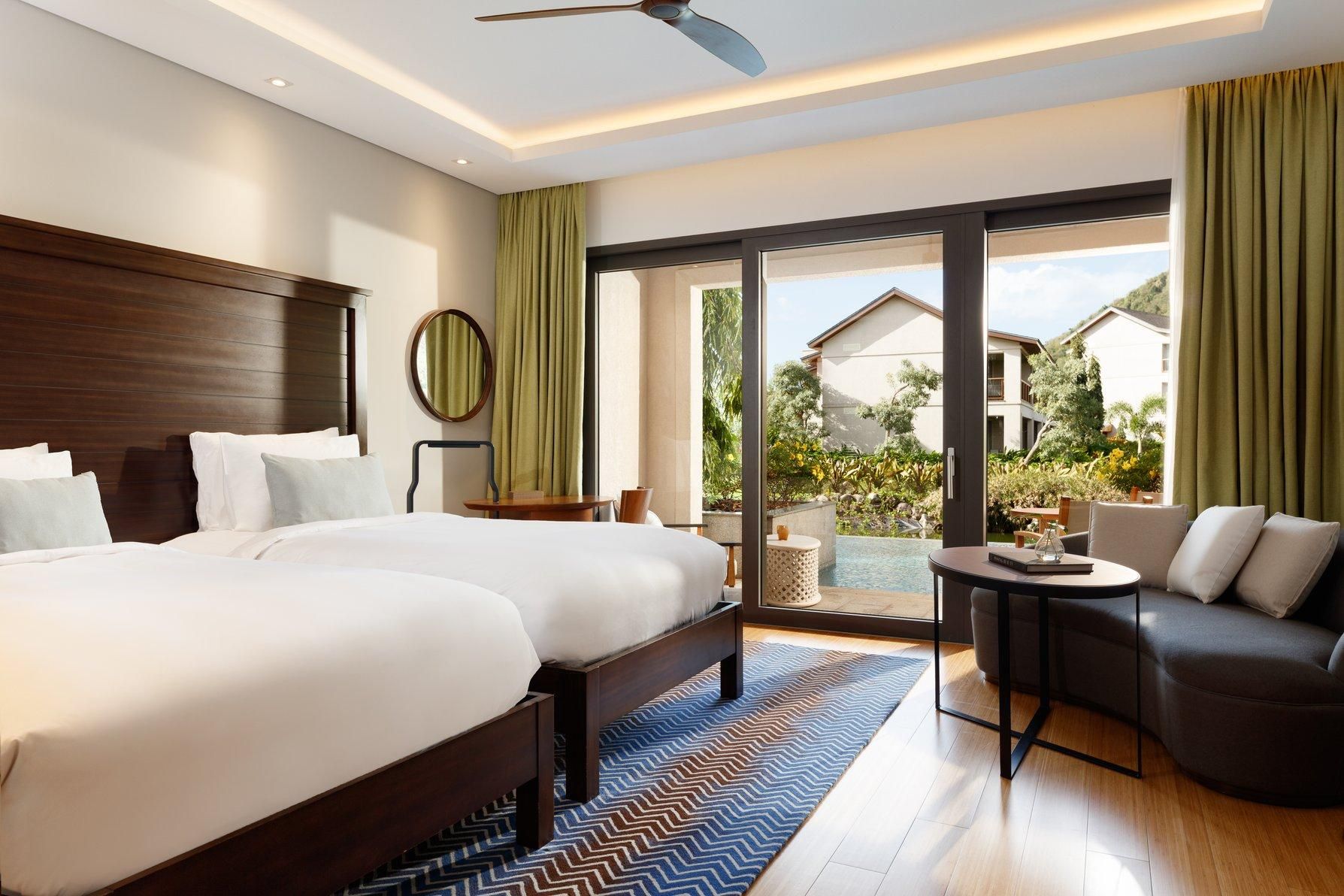 2 Twin Premium Plunge Pool Access