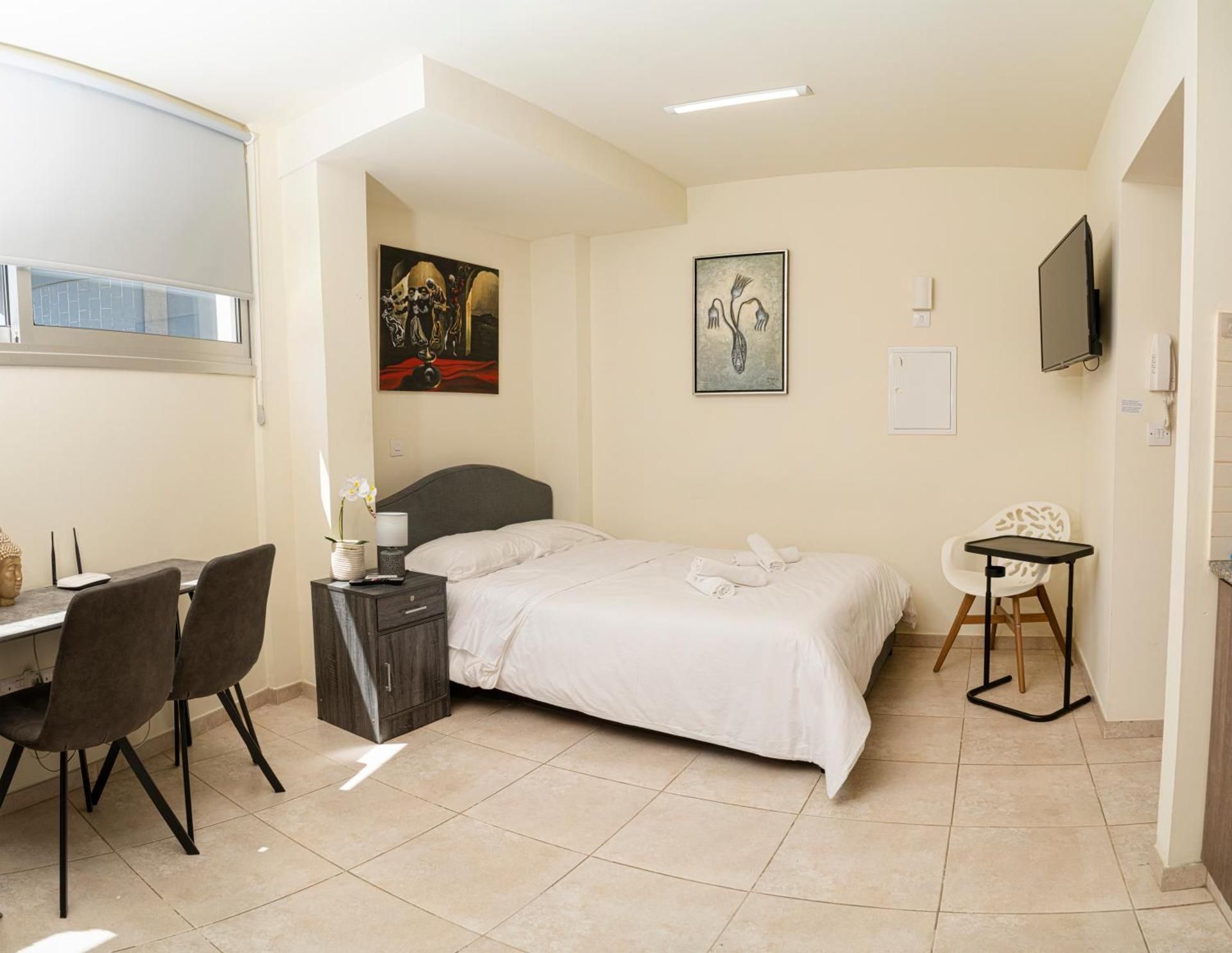 King Studio with Sofa Bed