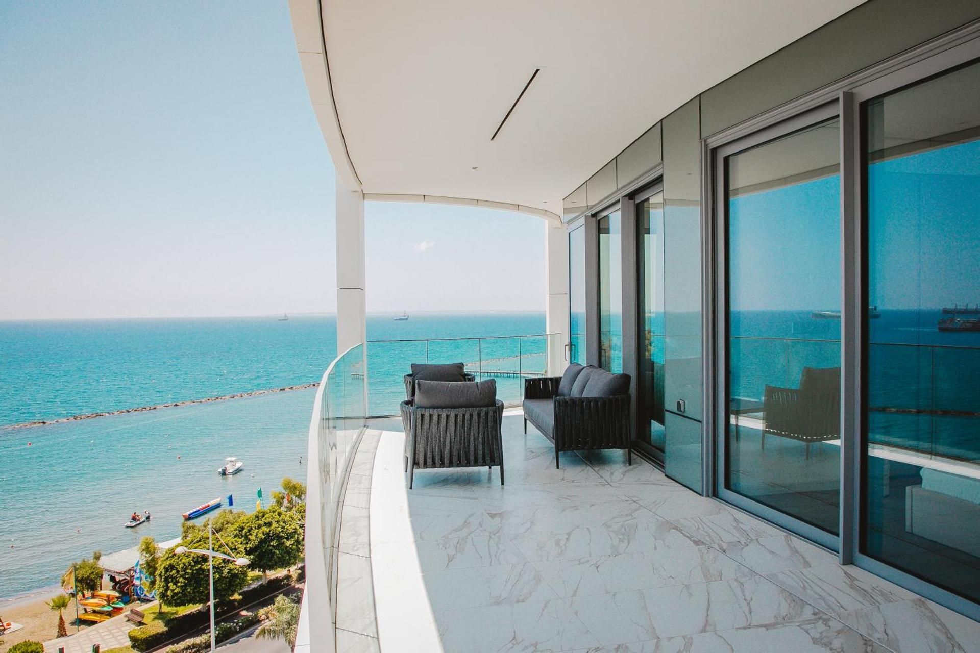 Two-Bedroom Apartment with Sea View
