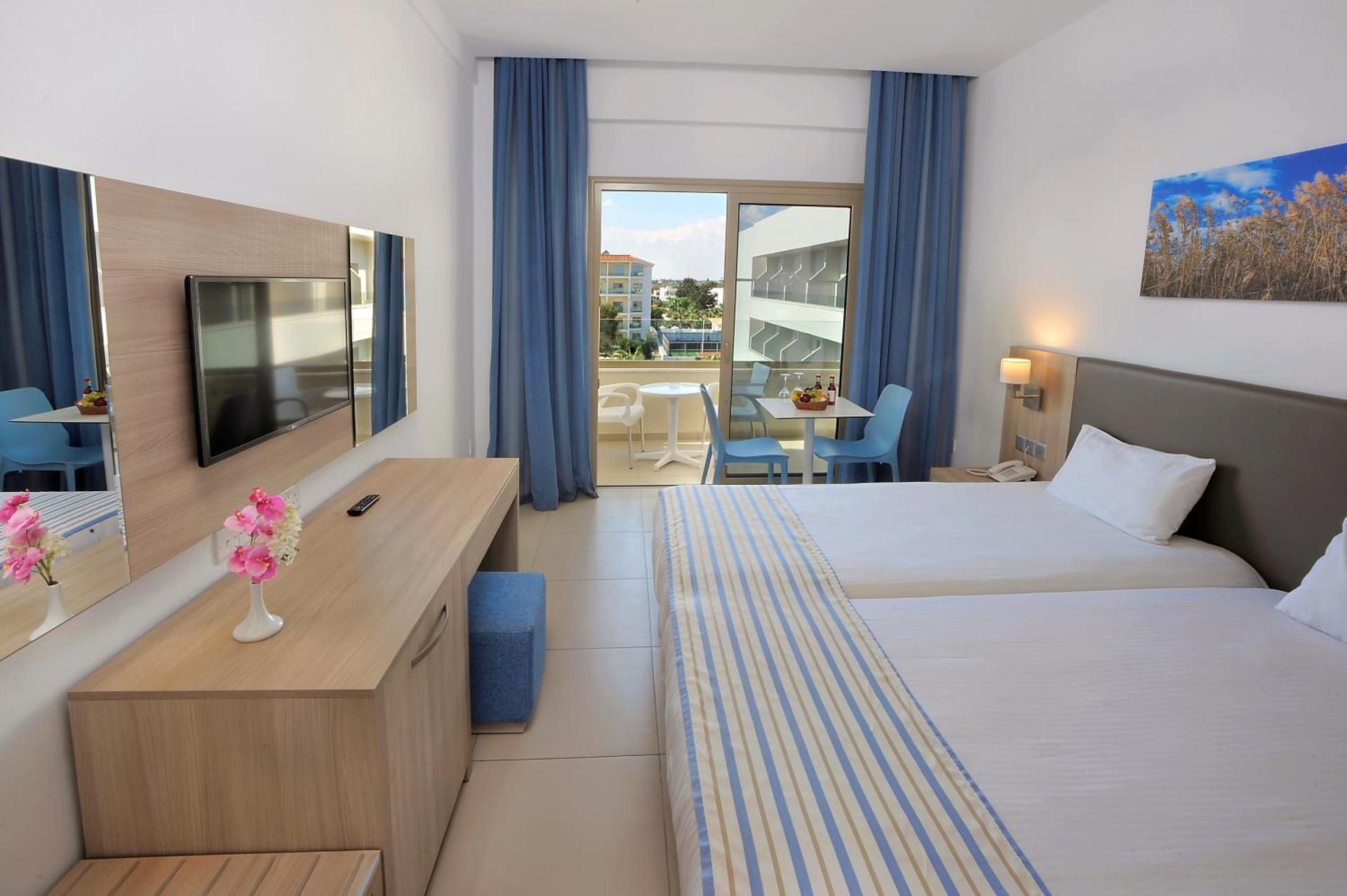 Superior Room with Side Sea View