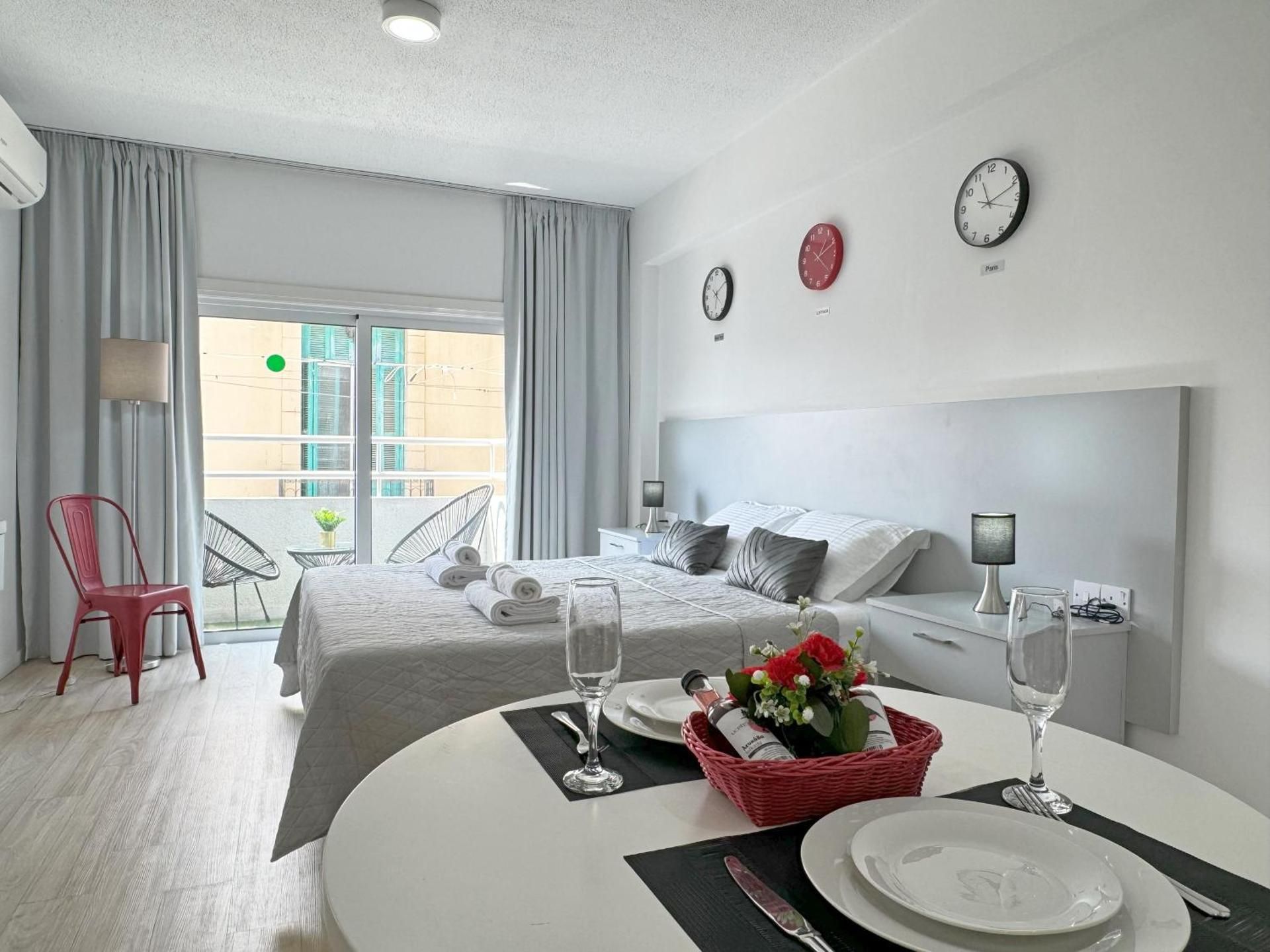 Studio Apartment