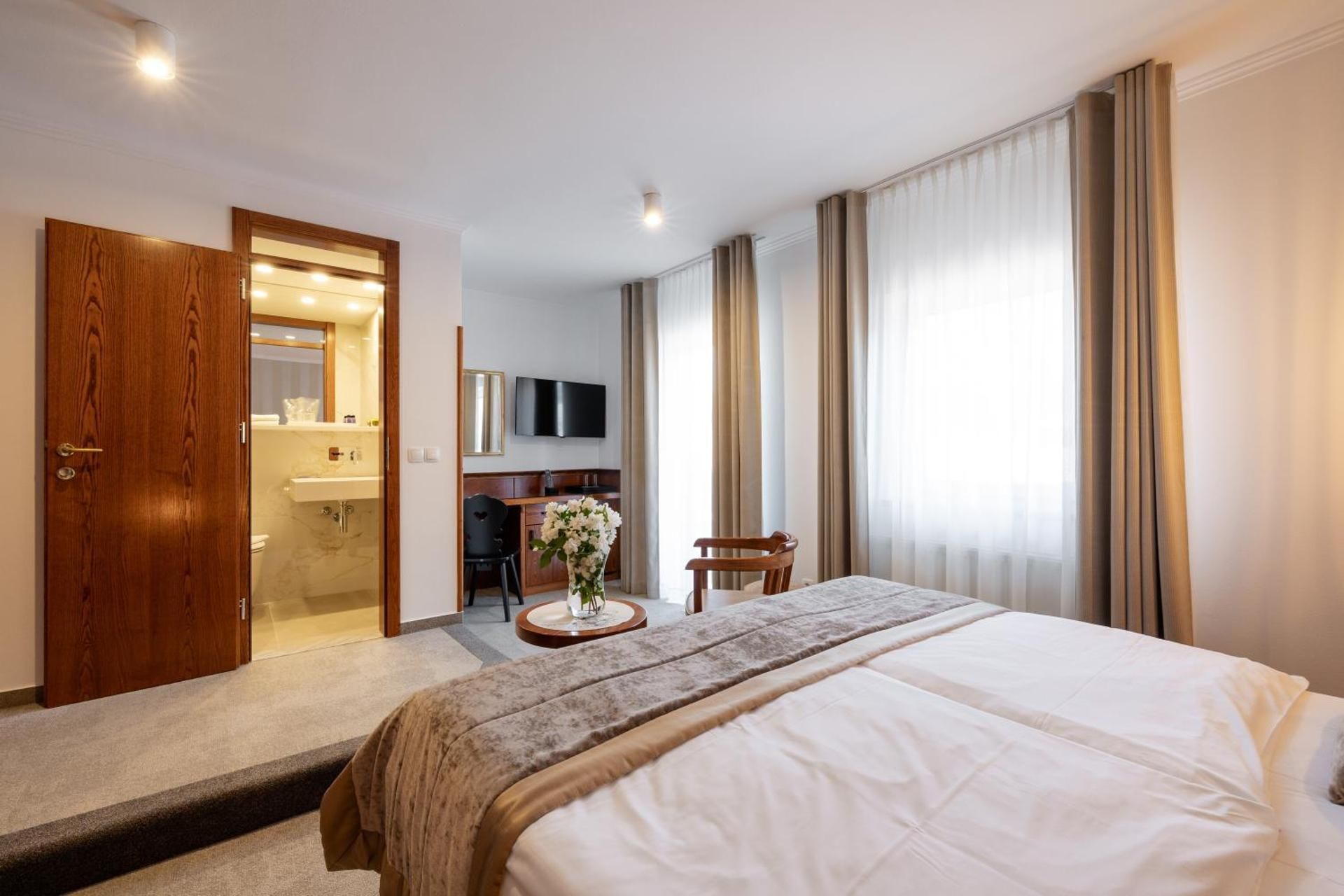 Superior Double Room with Mountain View
