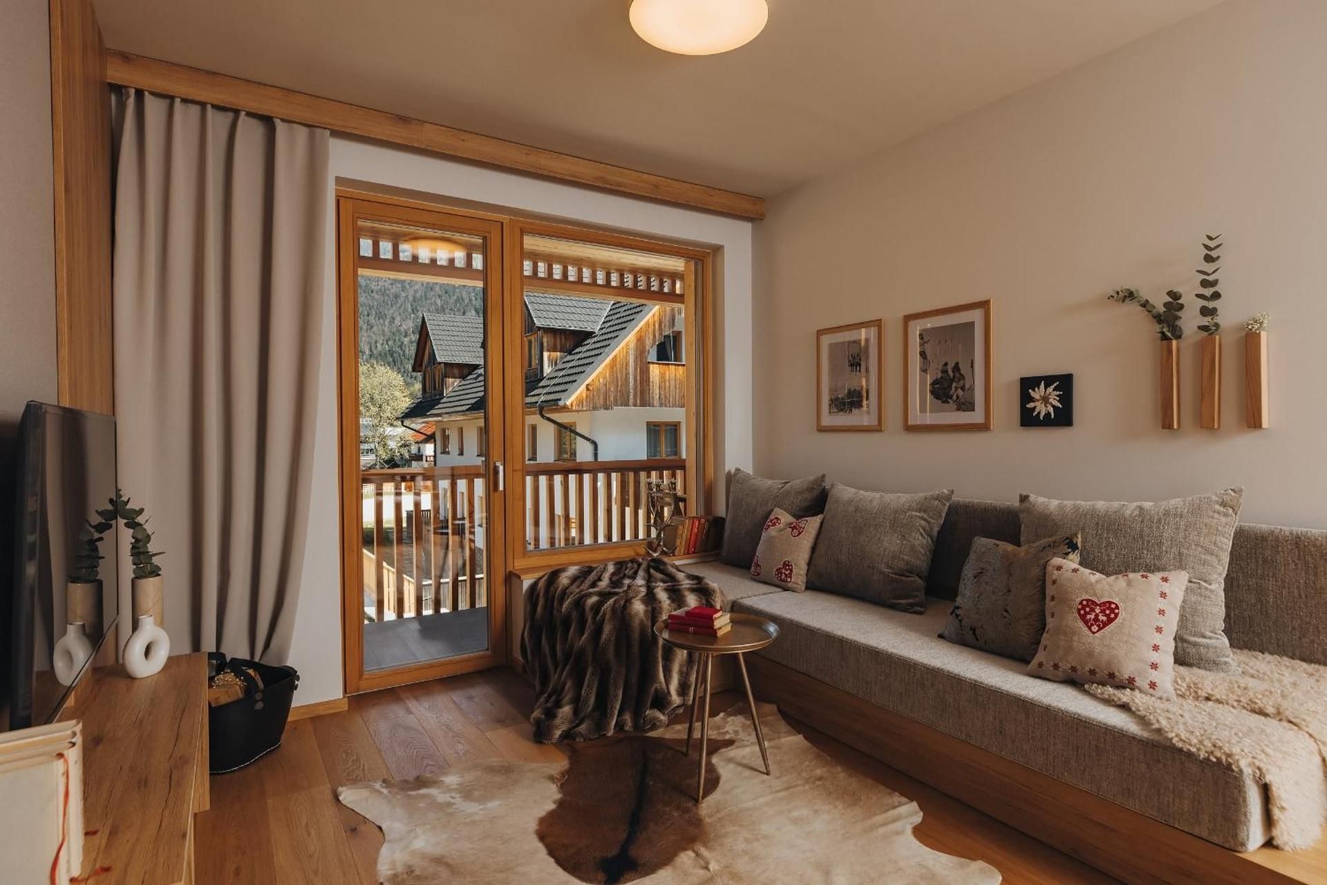 Two-Bedroom Deluxe Apartment with Balcony